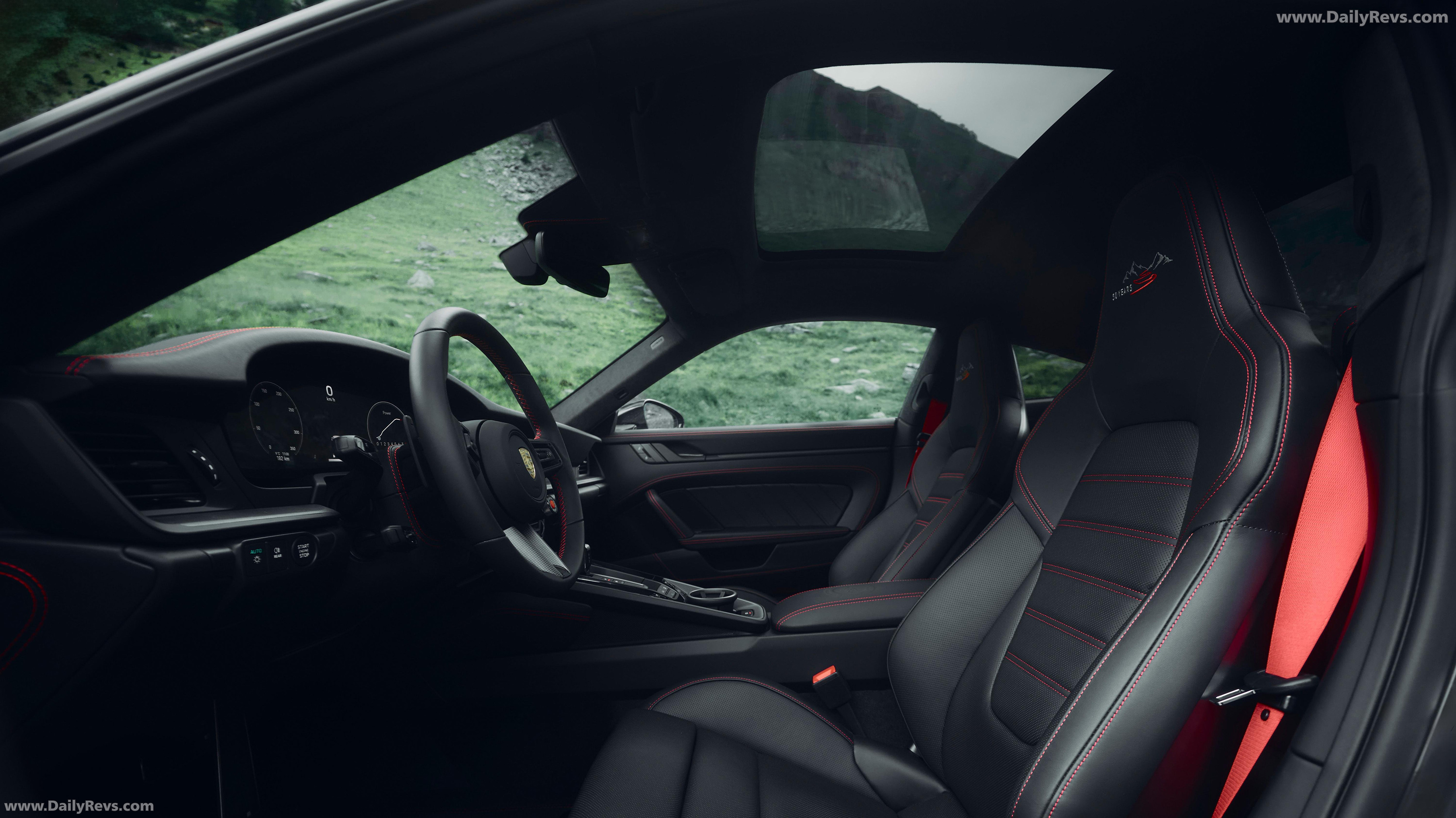2025 Porsche 911 Carrera 4 GTS Tribute to Transfăgărășan Interior