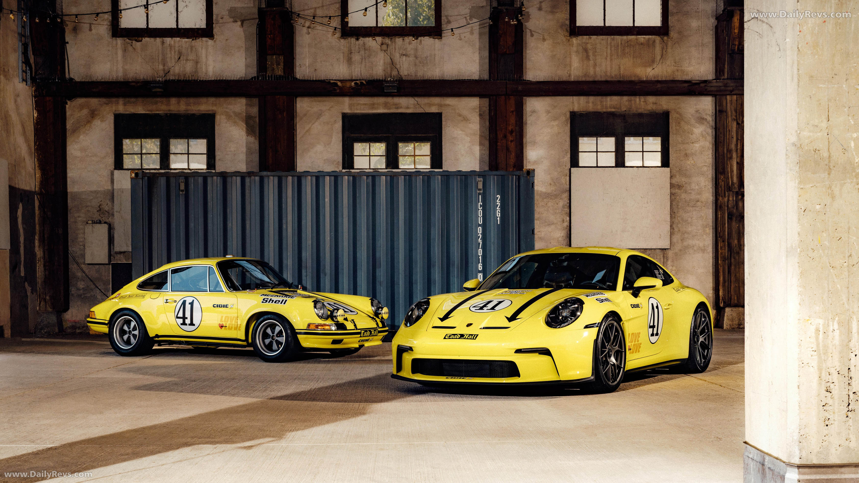 2025 Porsche 911 S/T Front View