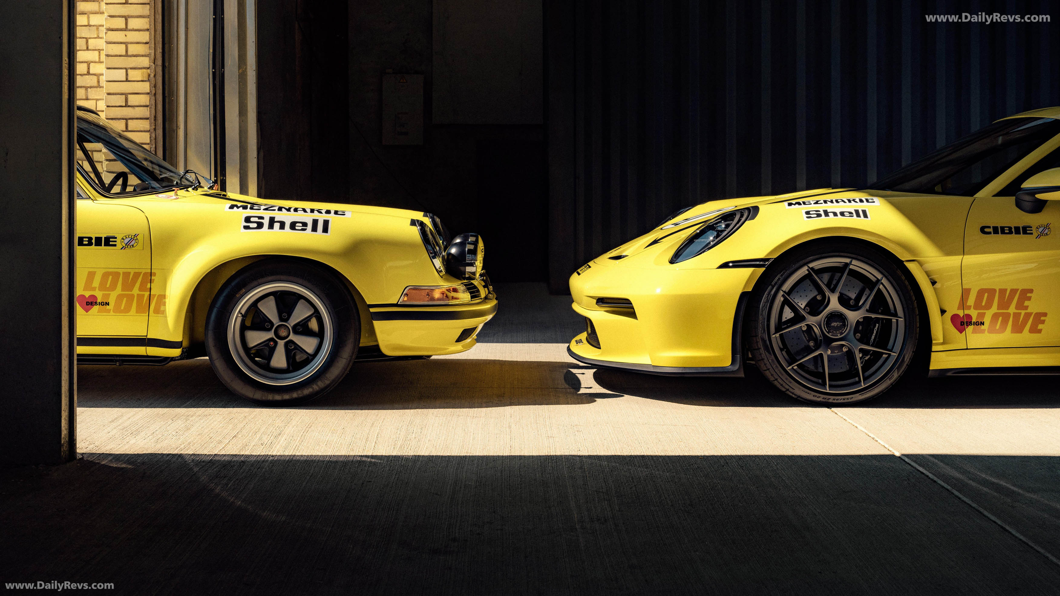 2025 Porsche 911 S/T Exterior