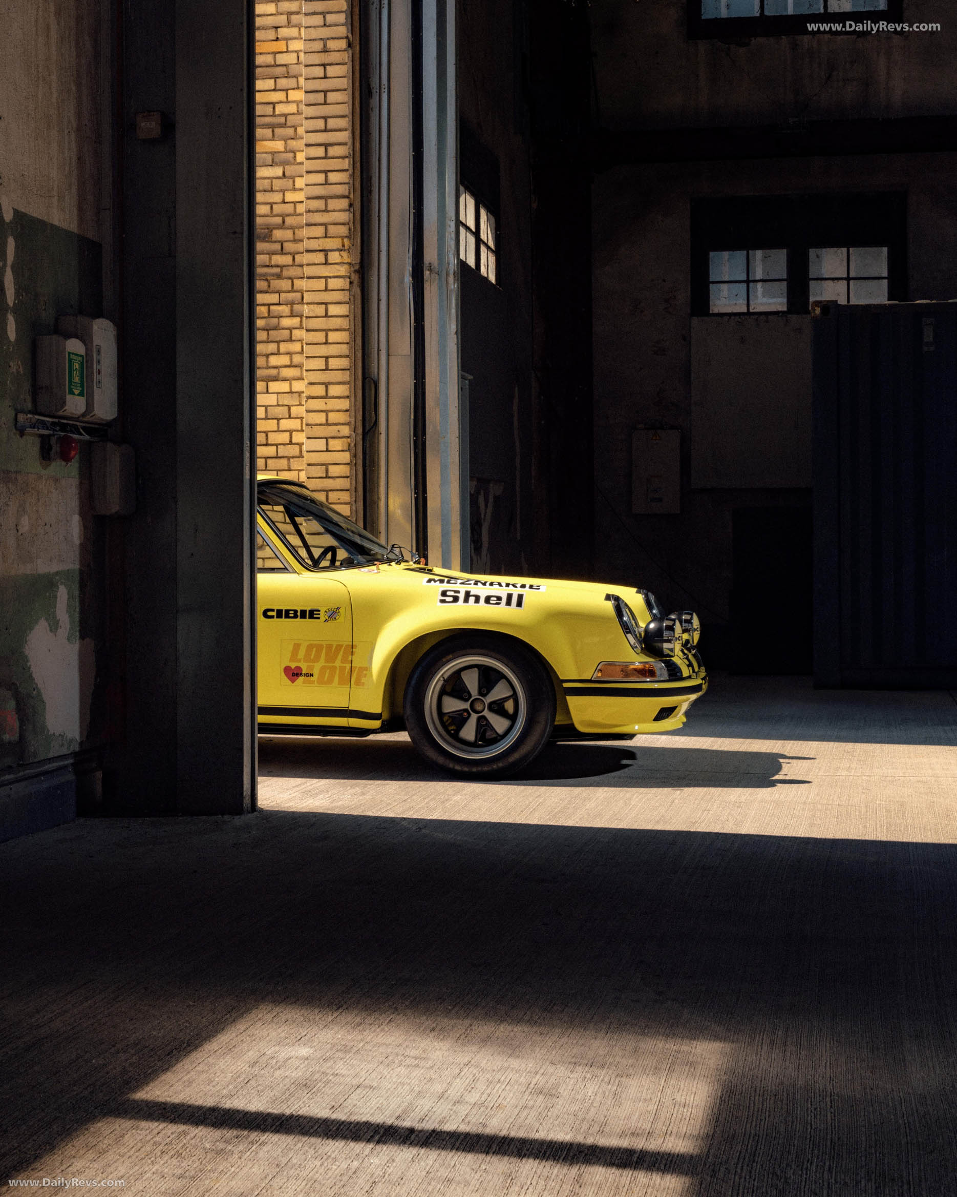 2025 Porsche 911 S/T Exterior
