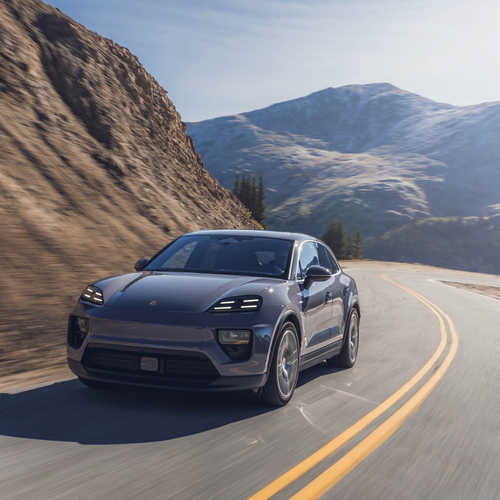 2025 Porsche Macan 4S Provence Front View