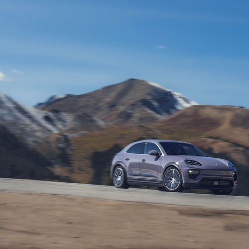 2025 Porsche Macan 4S Provence Front View