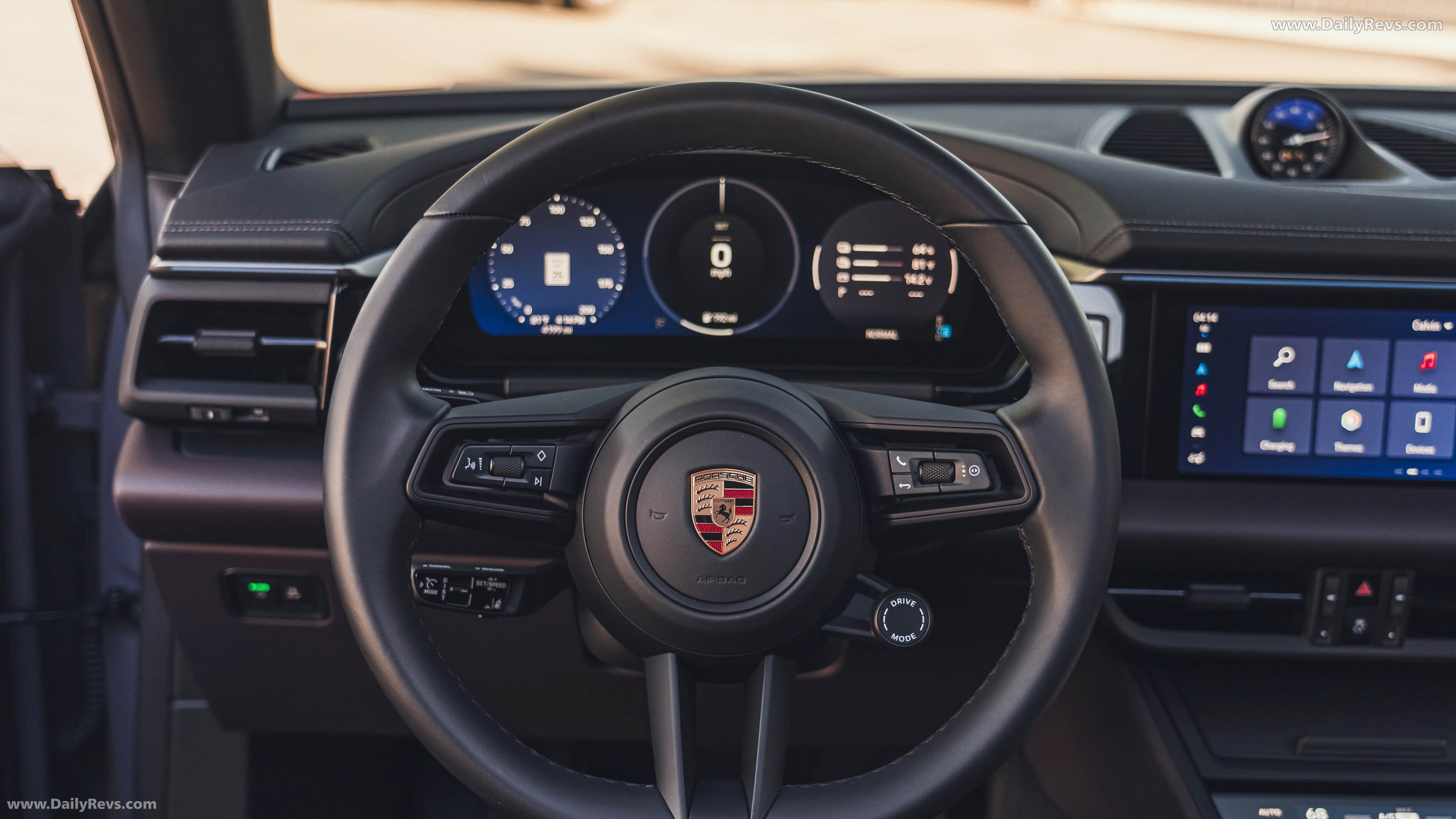 2025 Porsche Macan 4S Provence Interior