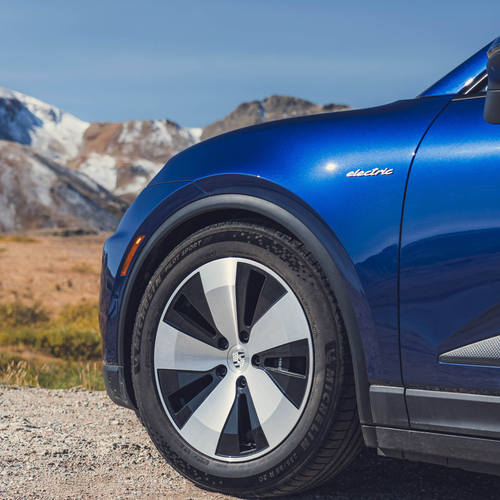 2025 Porsche Macan Gentian Blue H2 Exterior