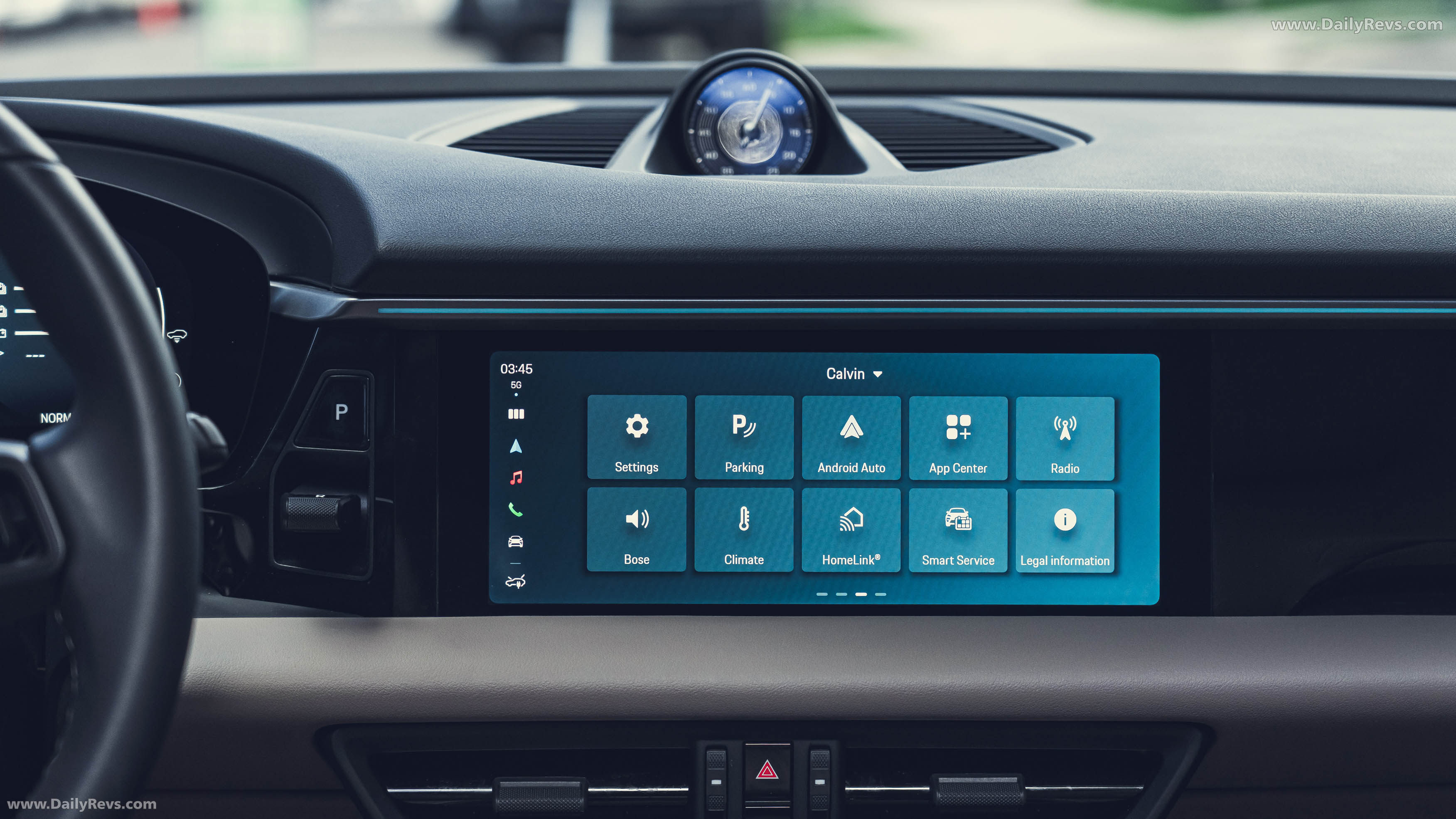 2025 Porsche Macan Gentian Blue H2 Interior