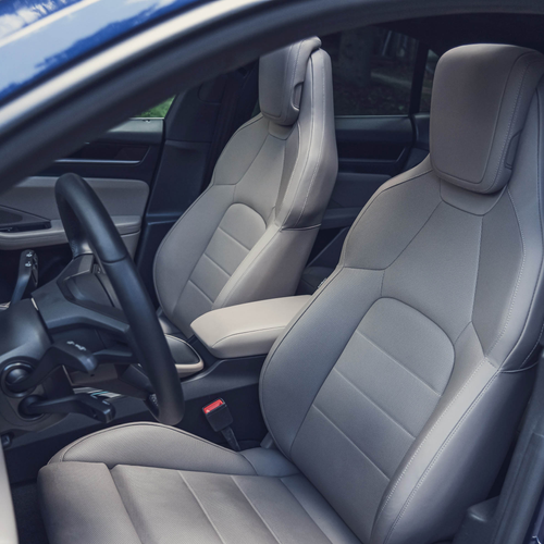 2025 Porsche Macan Gentian Blue H2 Interior