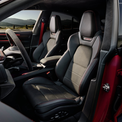 2026 Porsche Macan GTS H2 Interior