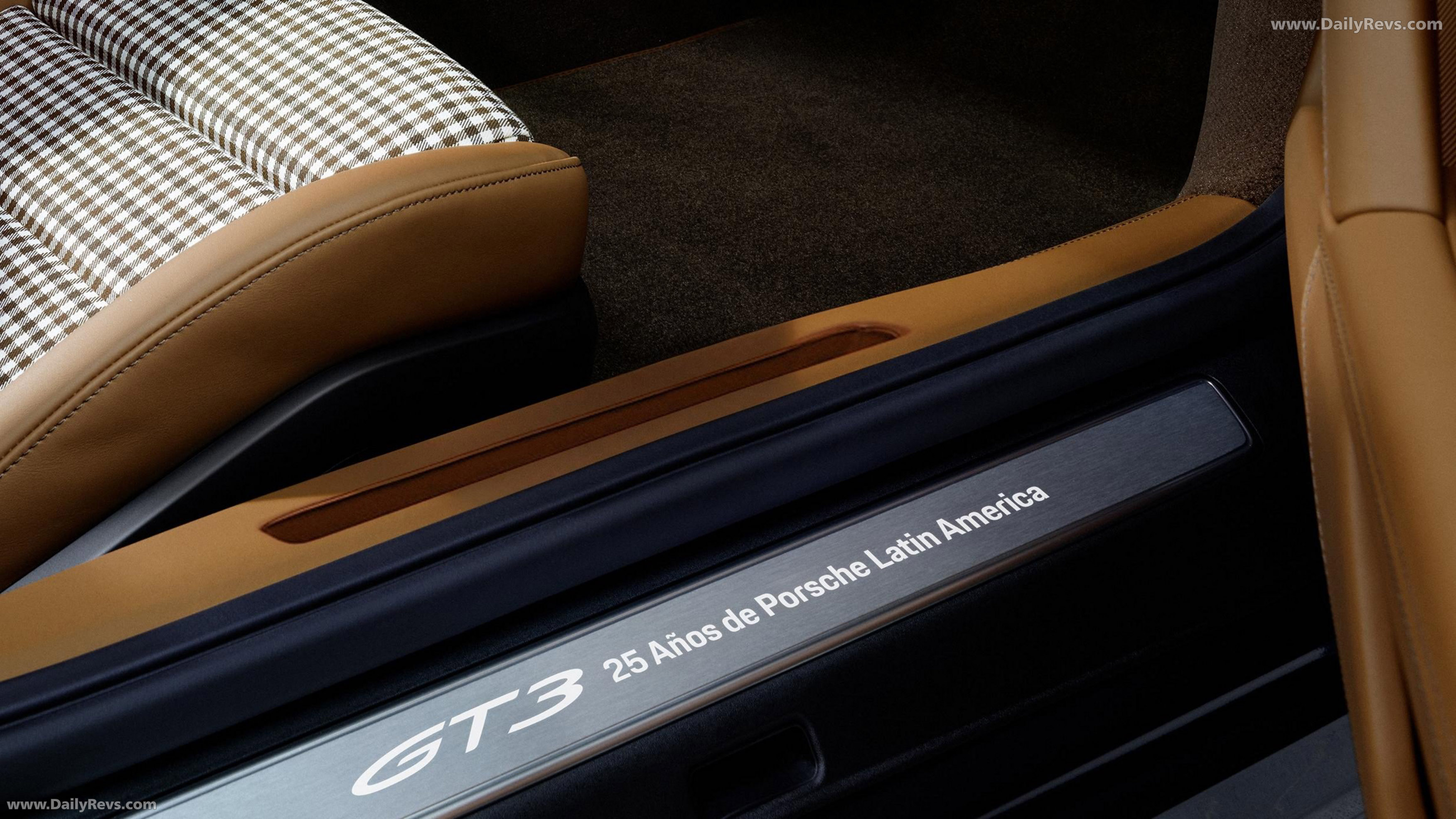 2025 Porsche 911 GT3 Touring Ocelot 992 Interior