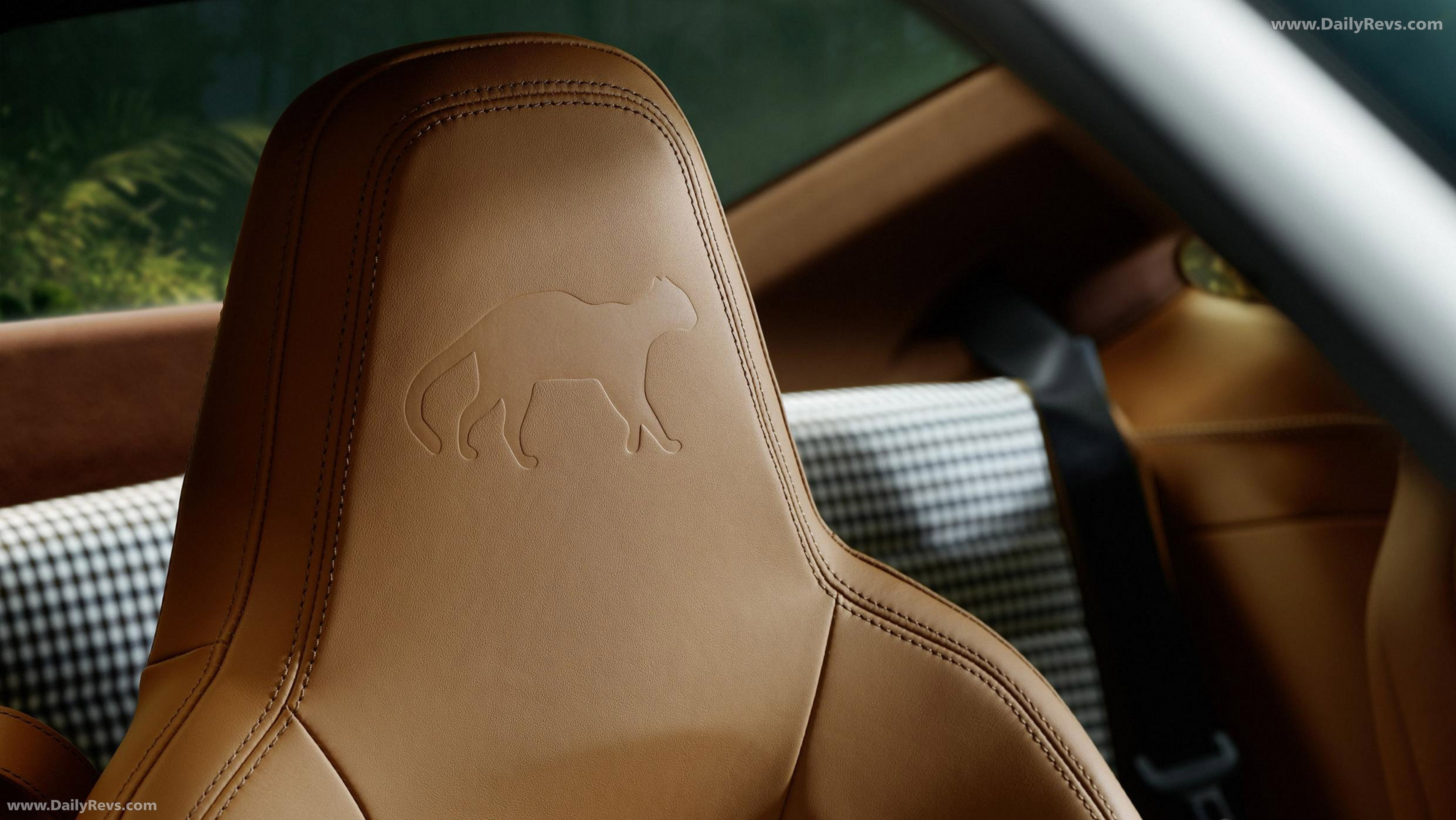 2025 Porsche 911 GT3 Touring Ocelot 992 Interior