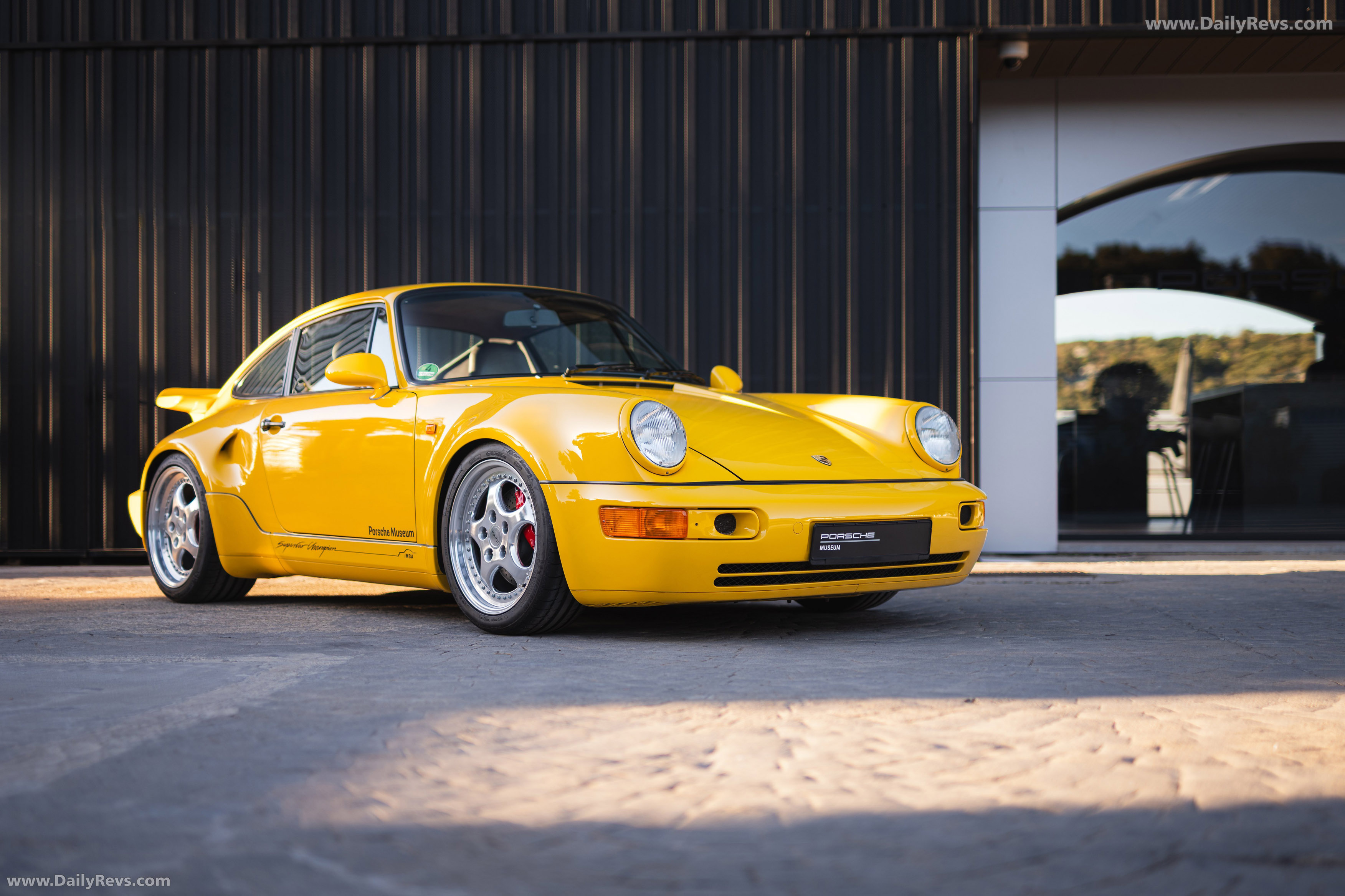 1992 Porsche 911 Turbo S 3.3 964 Front View