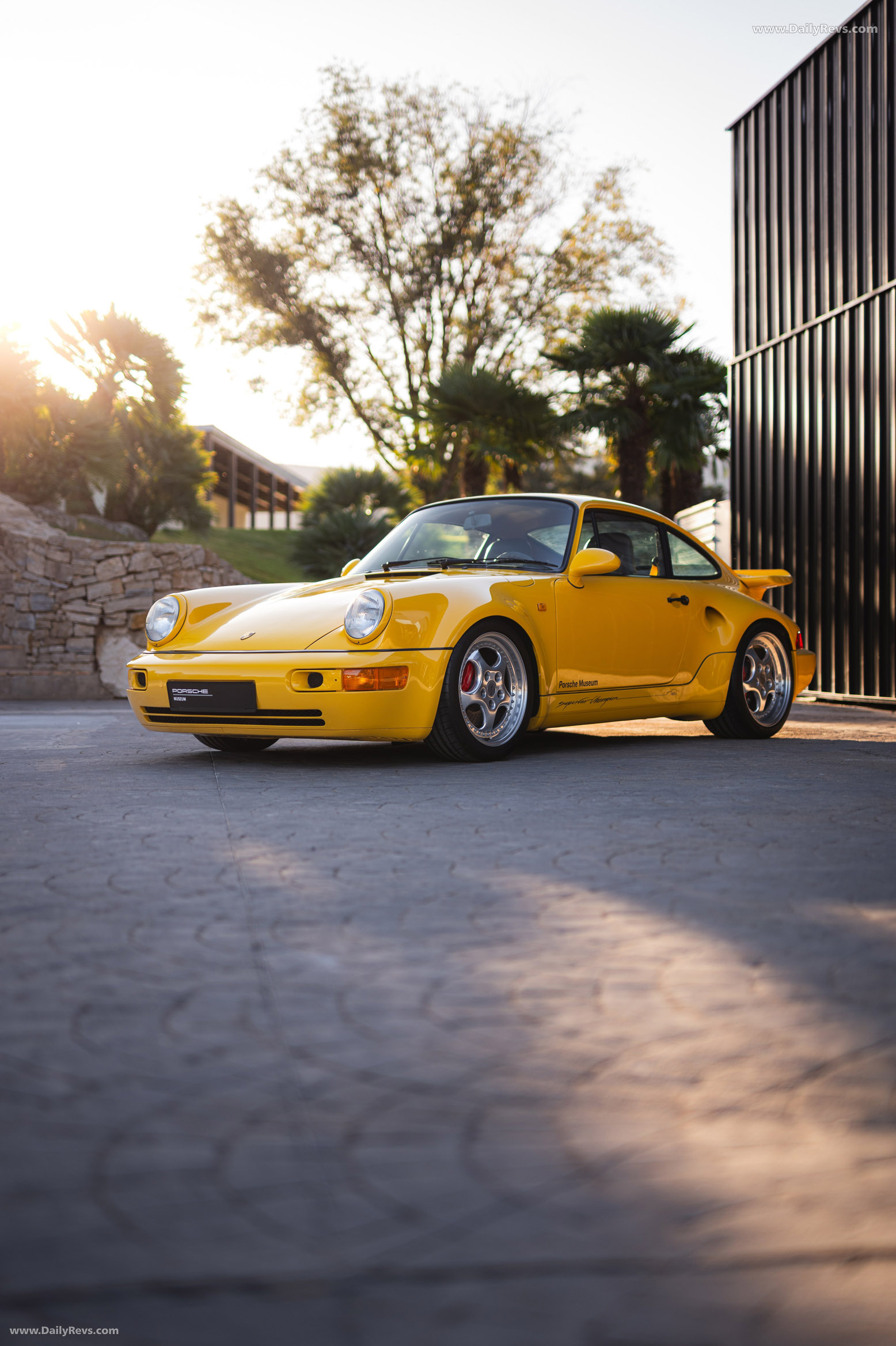 1992 Porsche 911 Turbo S 3.3 964 Front View