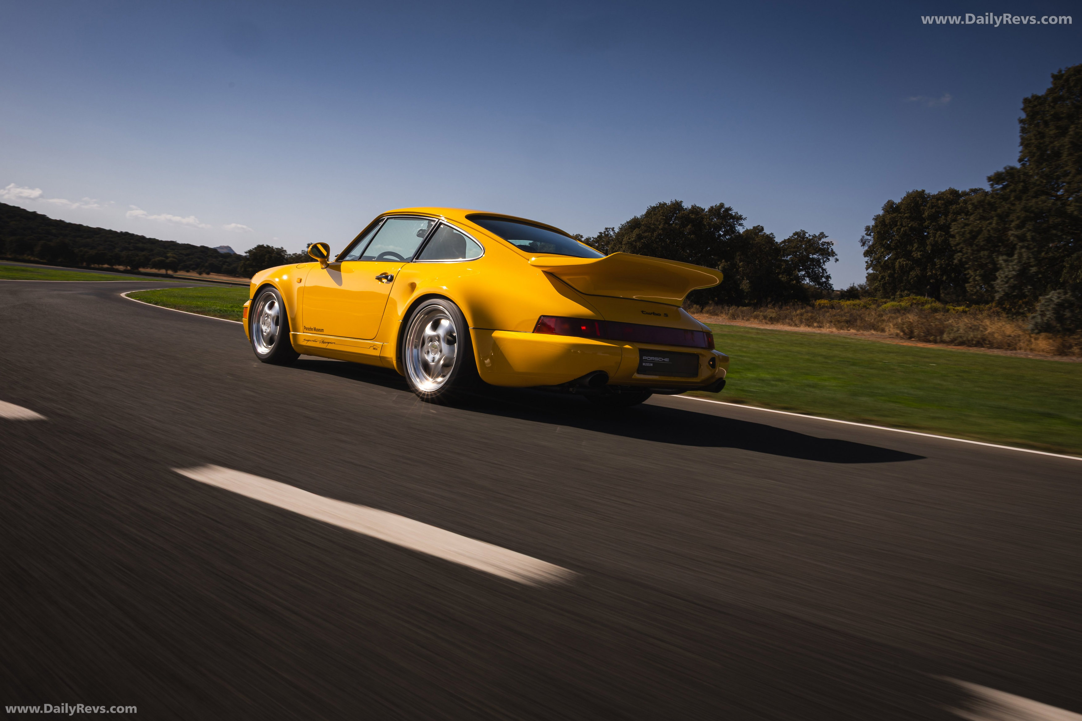 1992 Porsche 911 Turbo S 3.3 964 Rear View