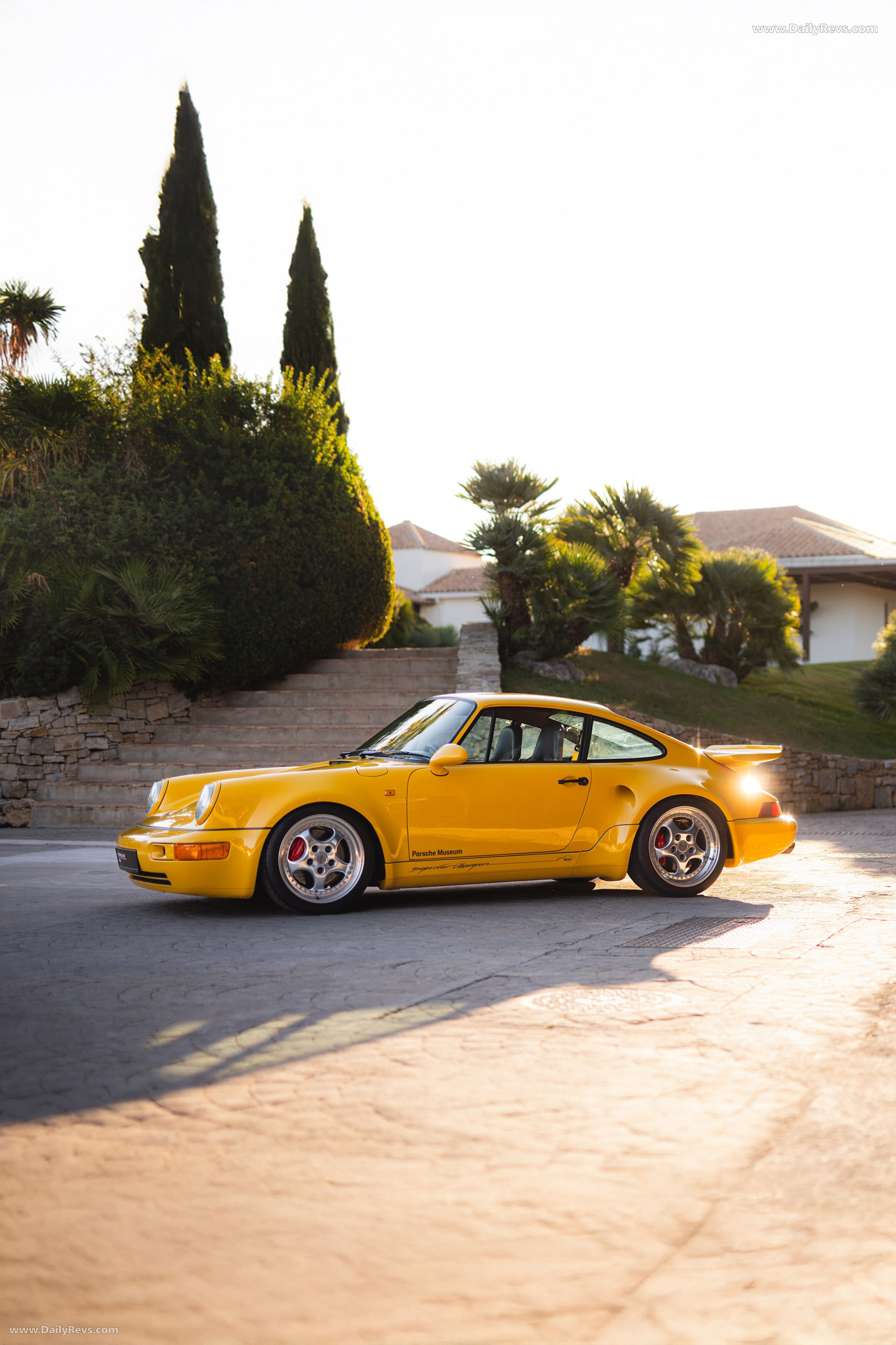 1992 Porsche 911 Turbo S 3.3 964 Side View