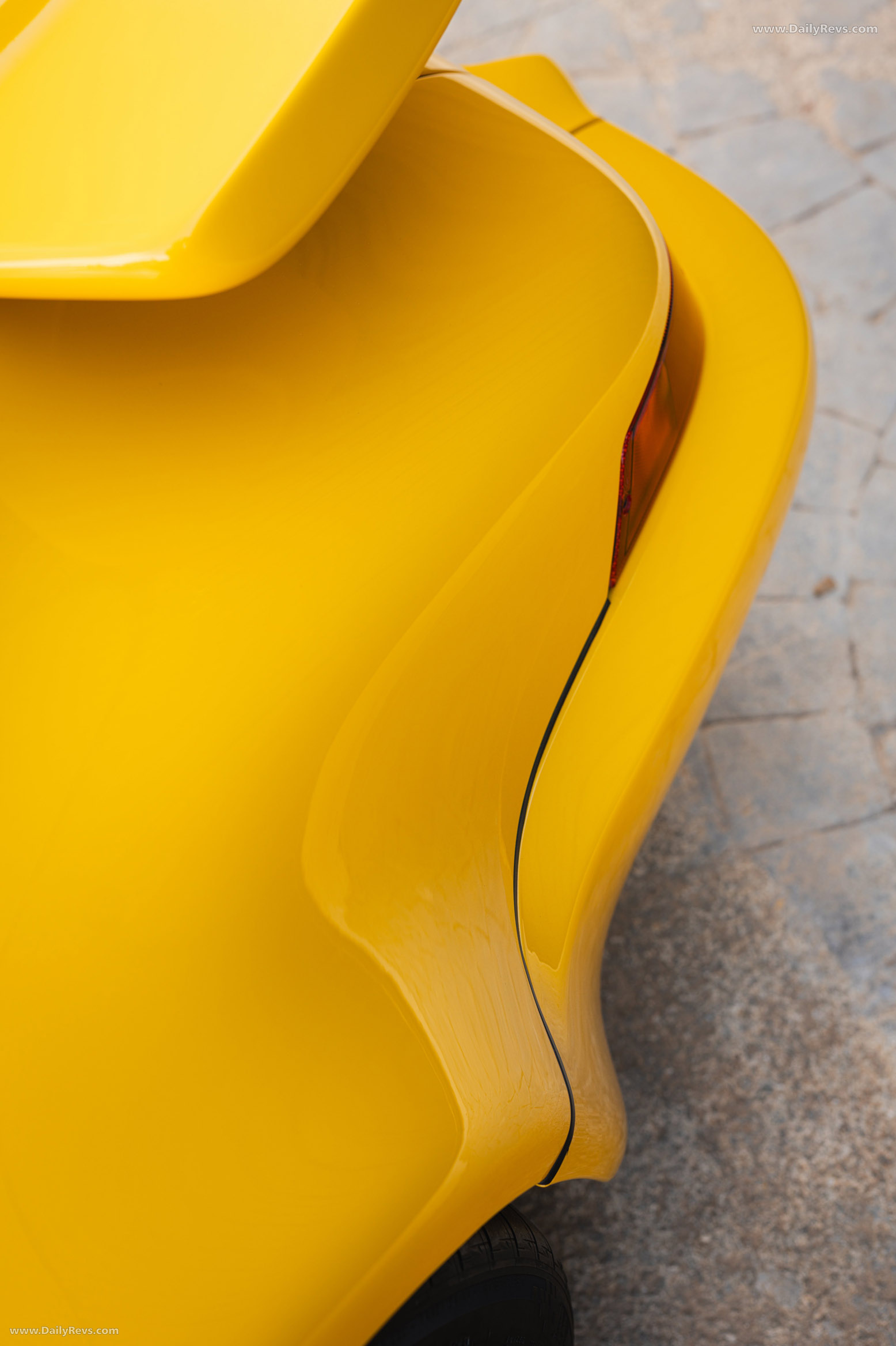 1992 Porsche 911 Turbo S 3.3 964 Exterior