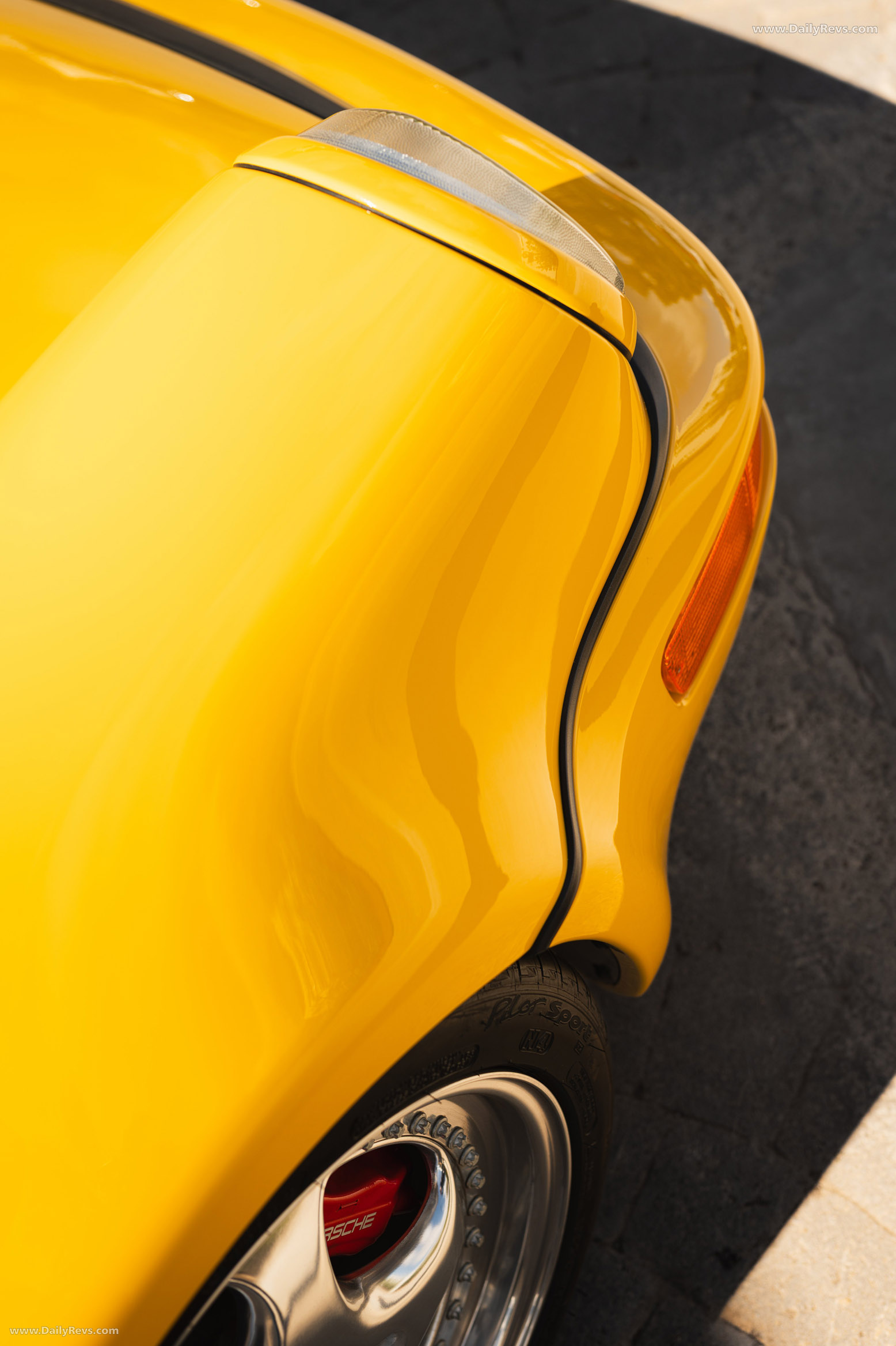 1992 Porsche 911 Turbo S 3.3 964 Exterior