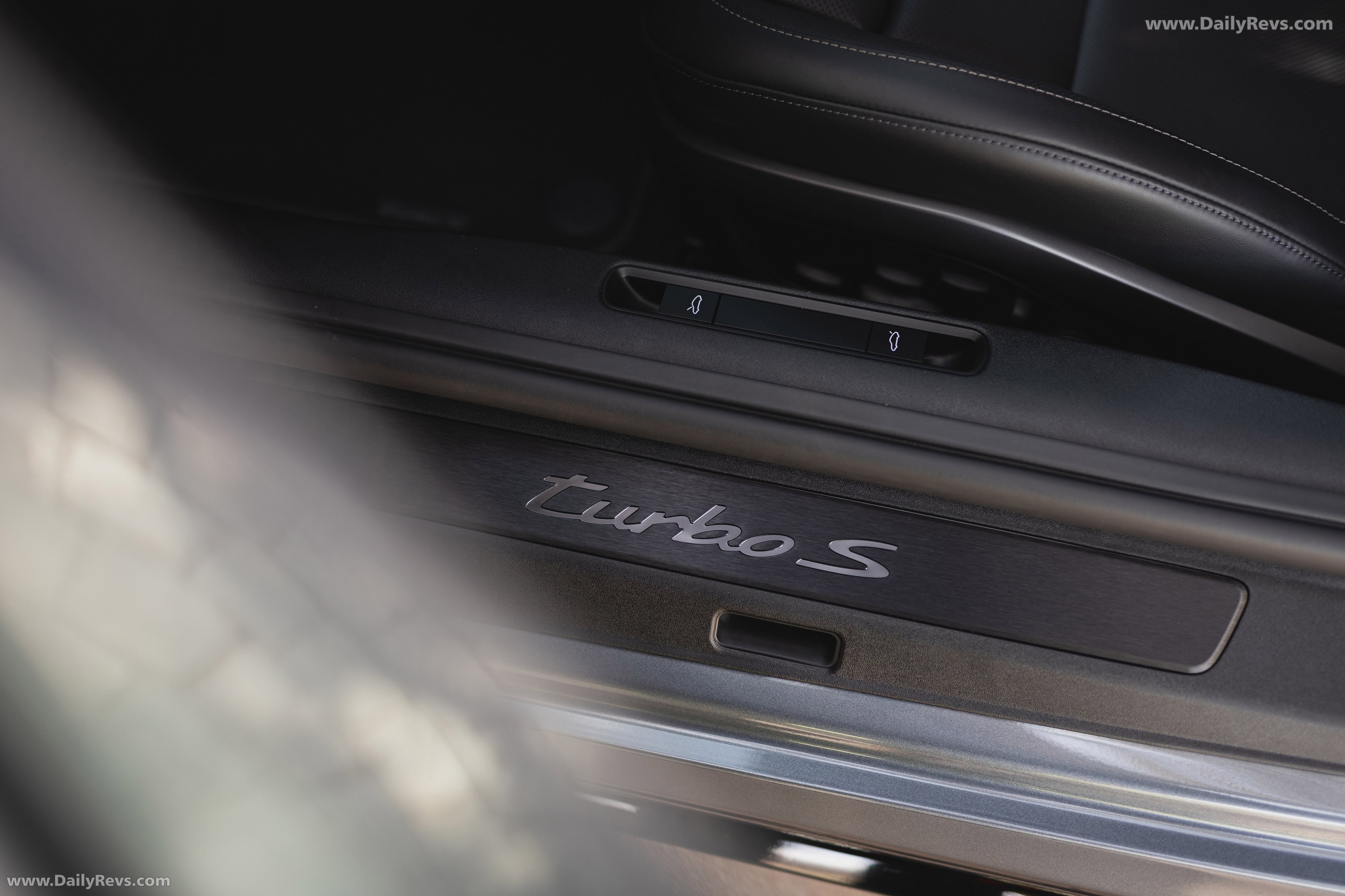 2026 Porsche 911 Turbo S 992 ll Vanadium Grey Interior