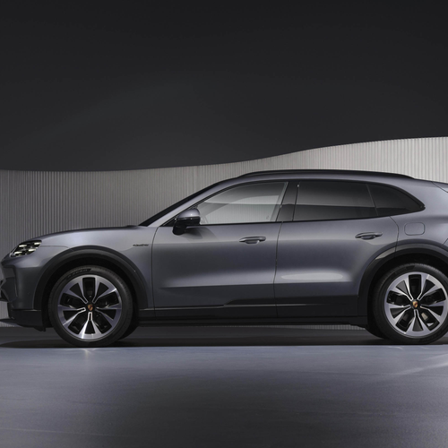 2027 Porsche Cayenne Electric Side View