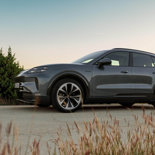 2027 Porsche Cayenne Electric Side View