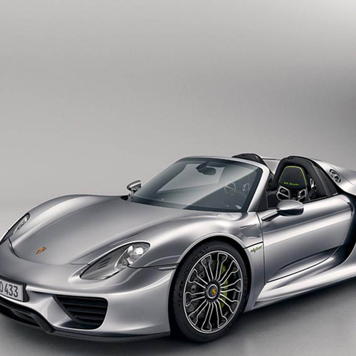 2015 Porsche 918 Spyder Front View