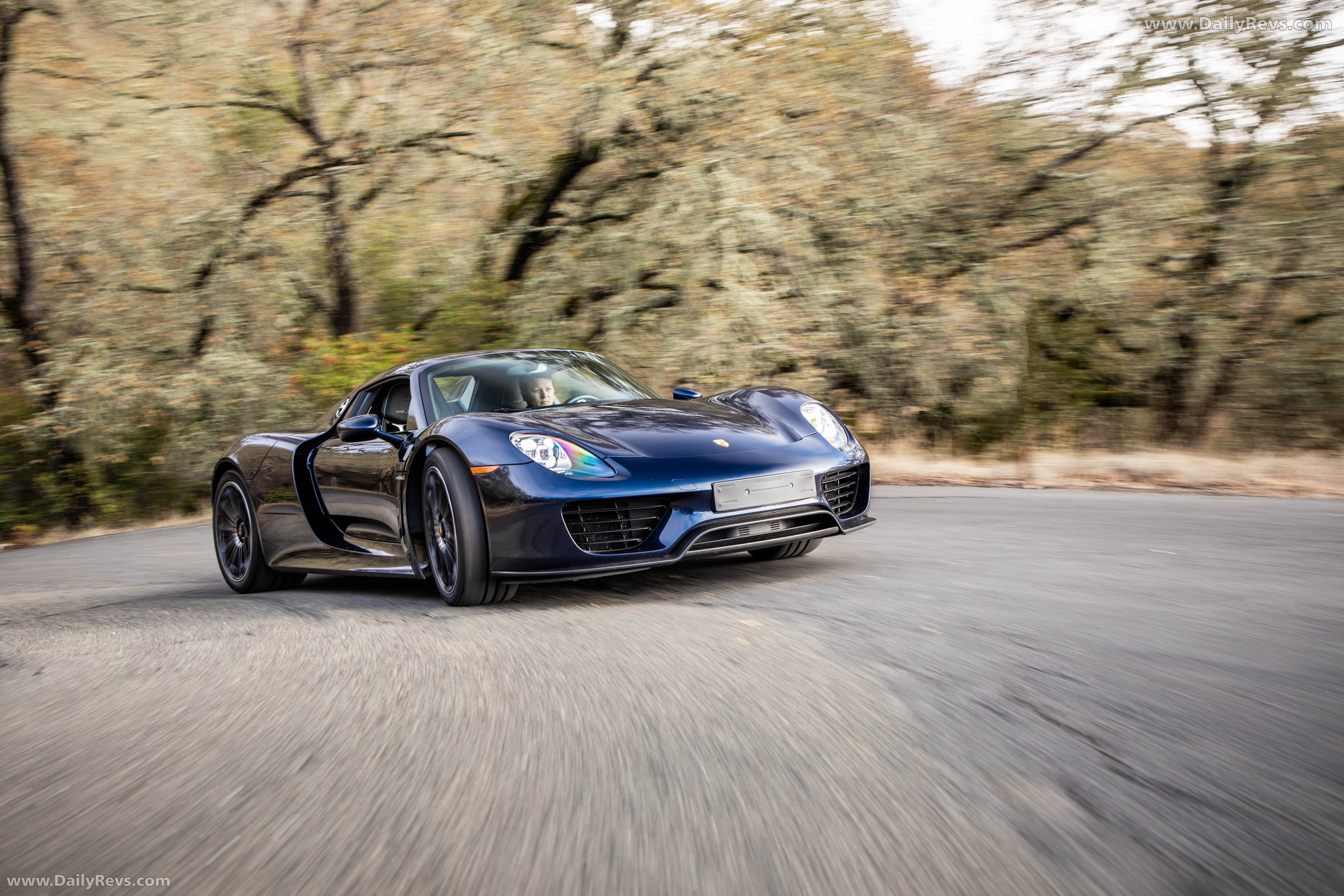 2015 Porsche 918 Spyder Front View