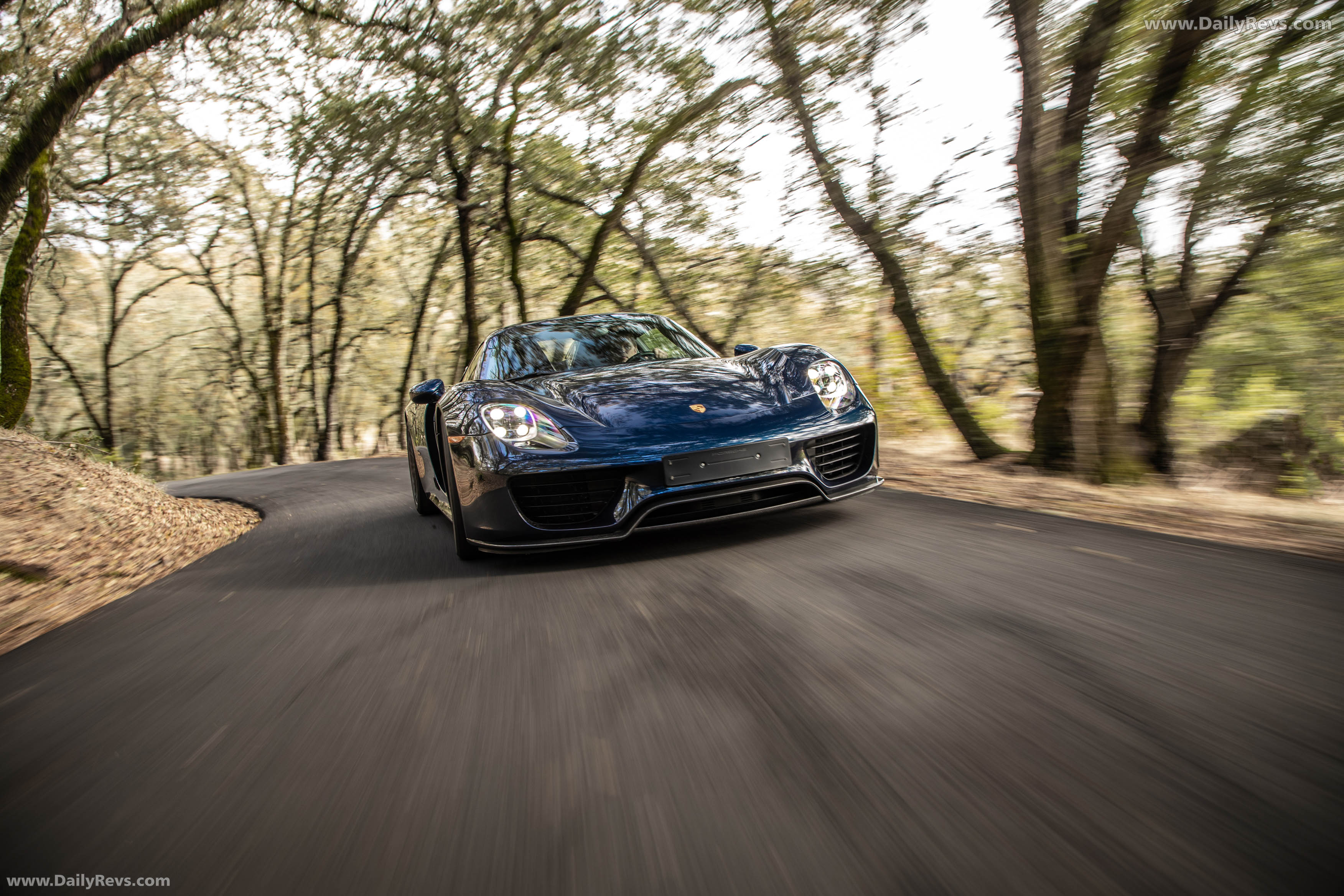 2015 Porsche 918 Spyder Front View