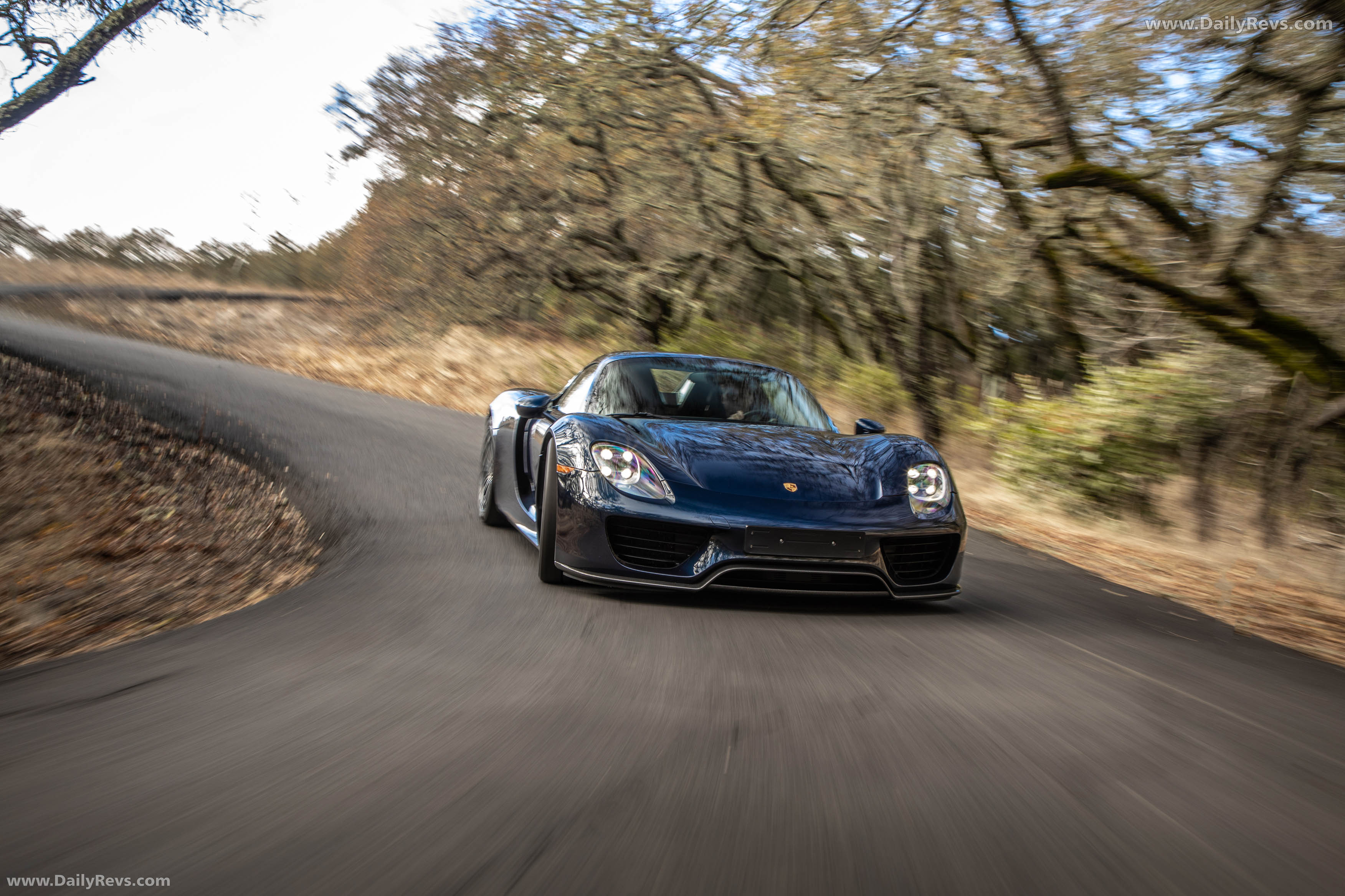 2015 Porsche 918 Spyder Front View