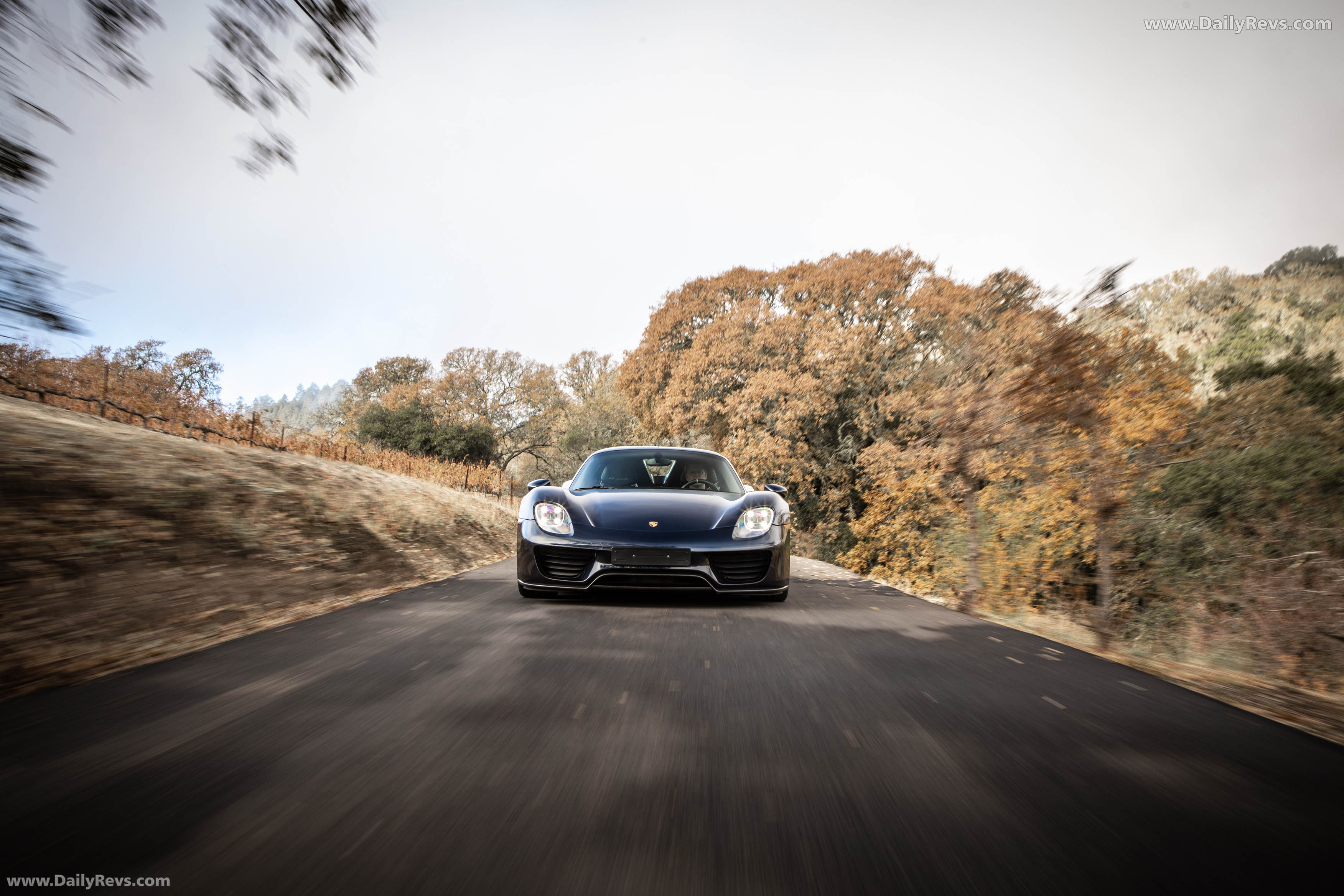 2015 Porsche 918 Spyder Front View