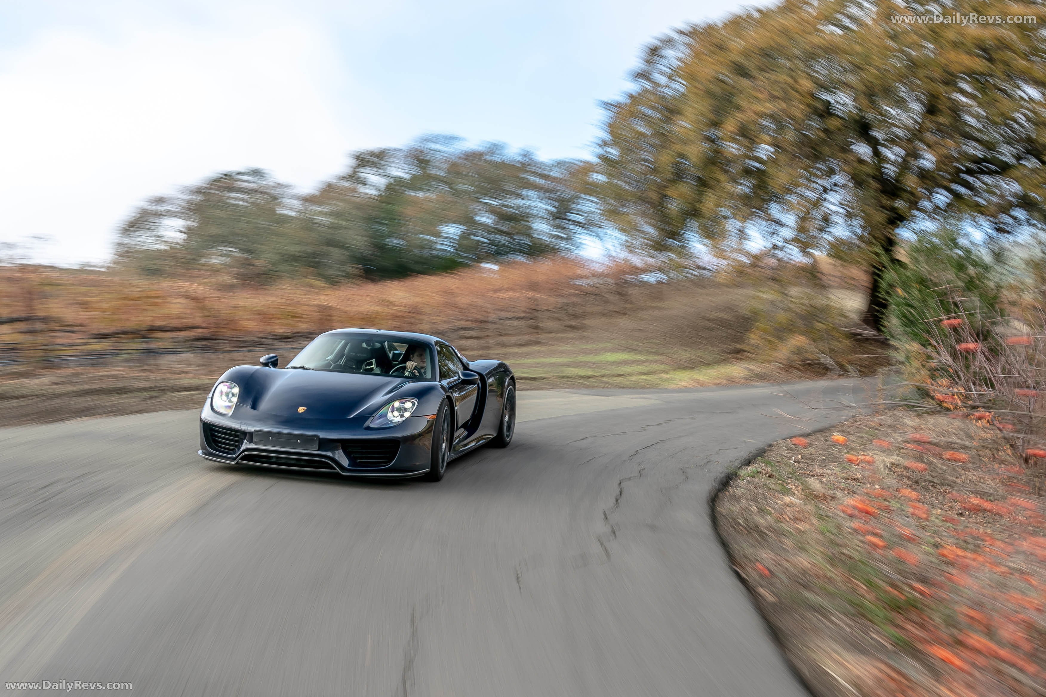 2015 Porsche 918 Spyder Front View