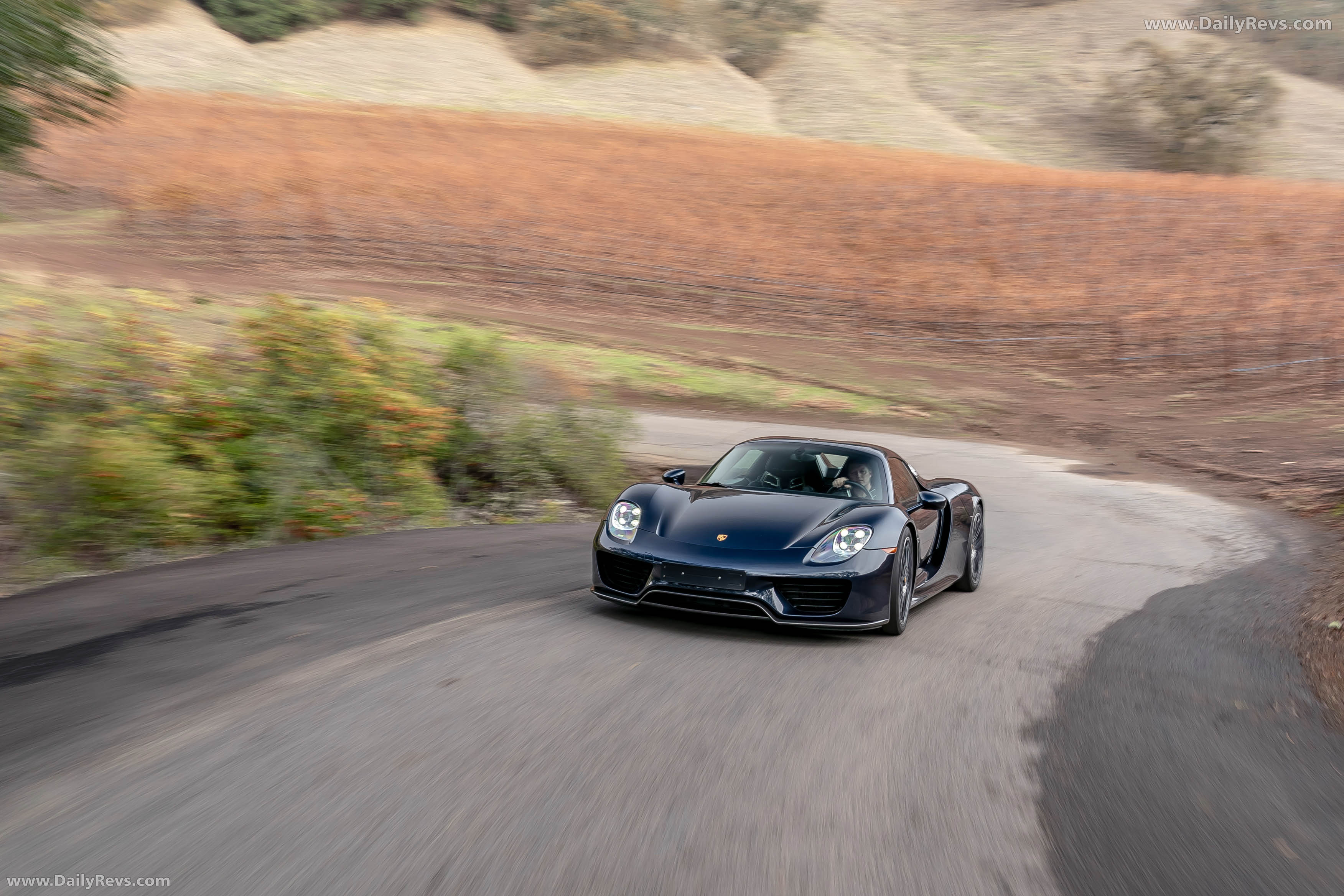 2015 Porsche 918 Spyder Front View
