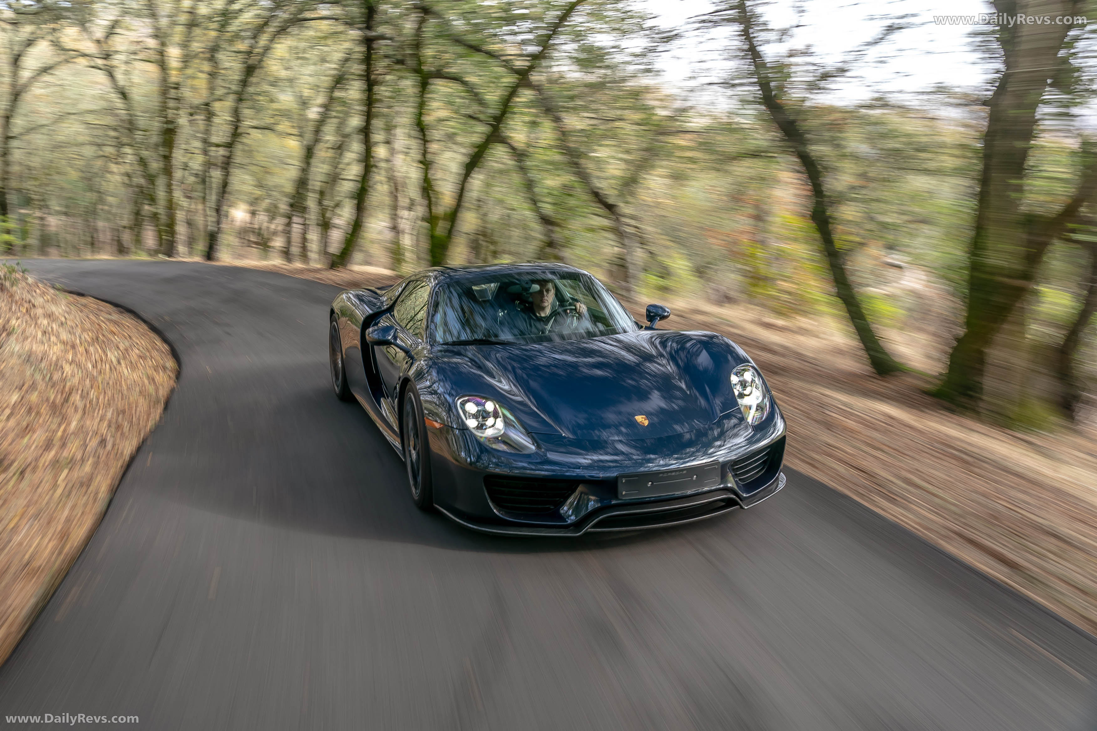 2015 Porsche 918 Spyder Front View
