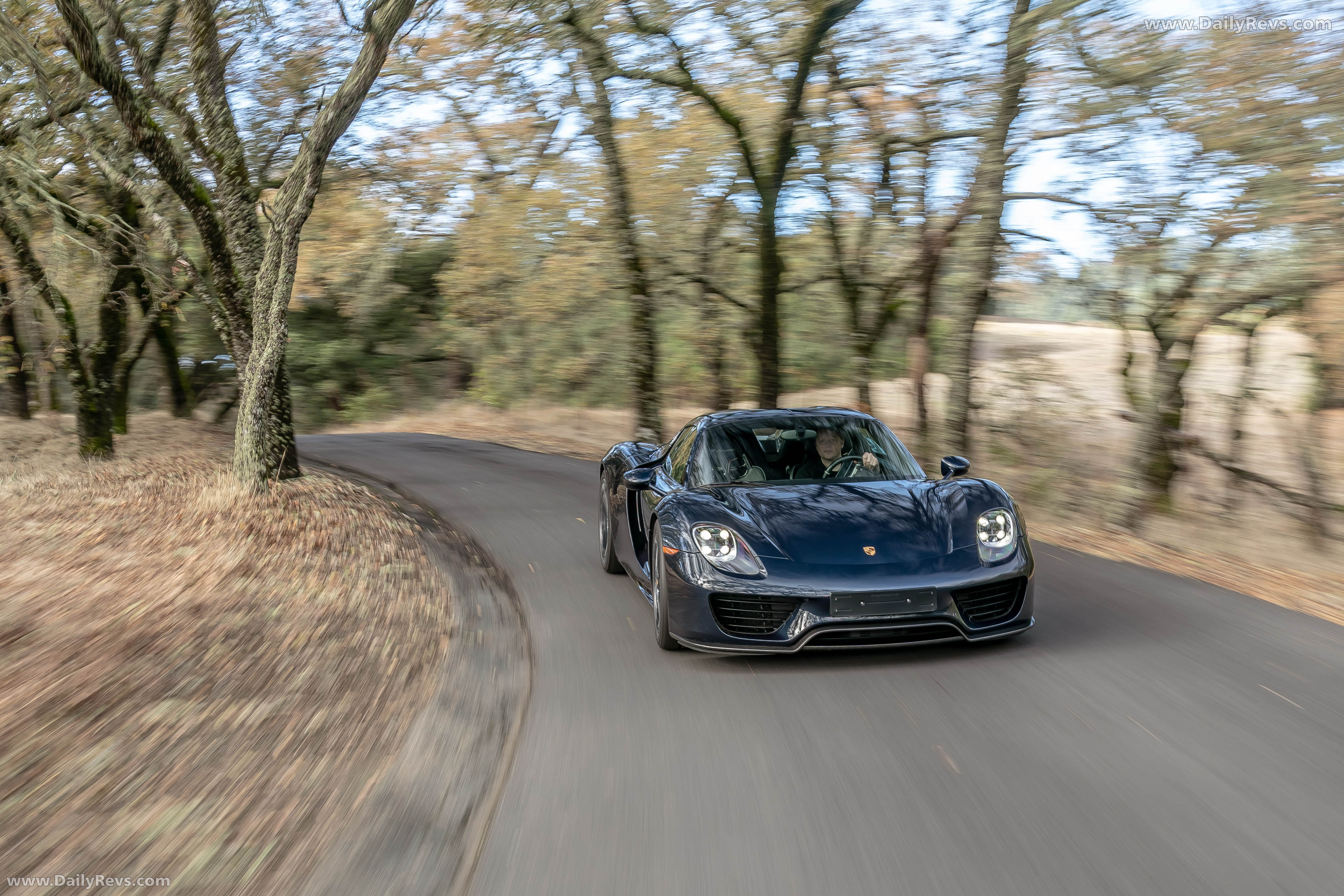 2015 Porsche 918 Spyder Front View