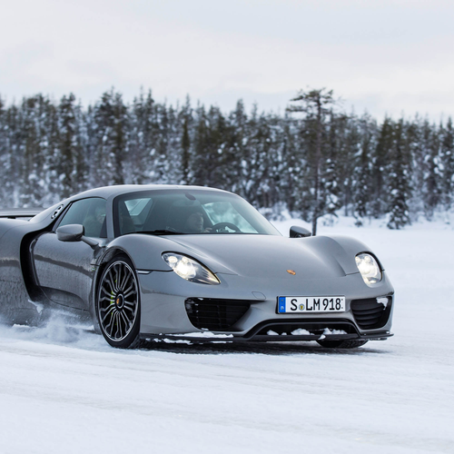 2015 Porsche 918 Spyder Front View