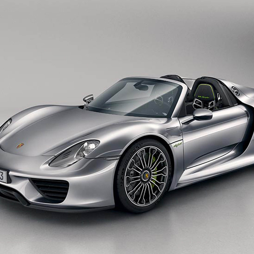 2015 Porsche 918 Spyder Front View