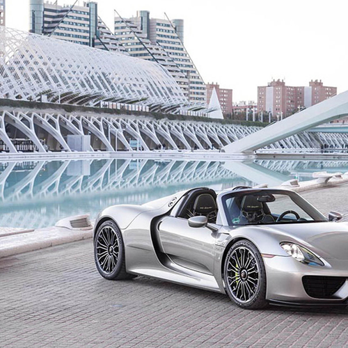 2015 Porsche 918 Spyder Front View