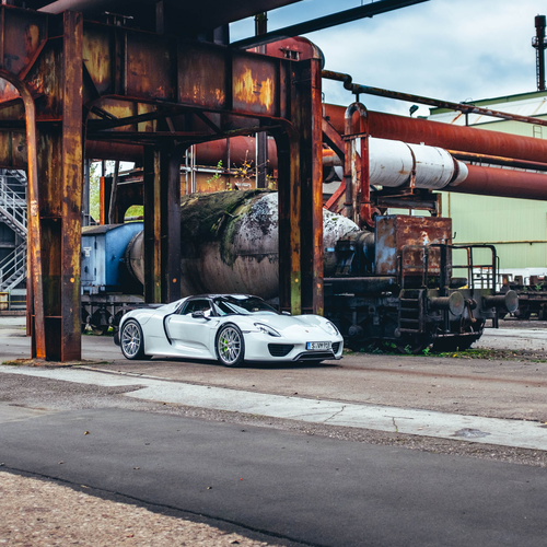 2015 Porsche 918 Spyder Front View