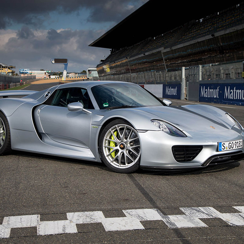 2015 Porsche 918 Spyder Front View