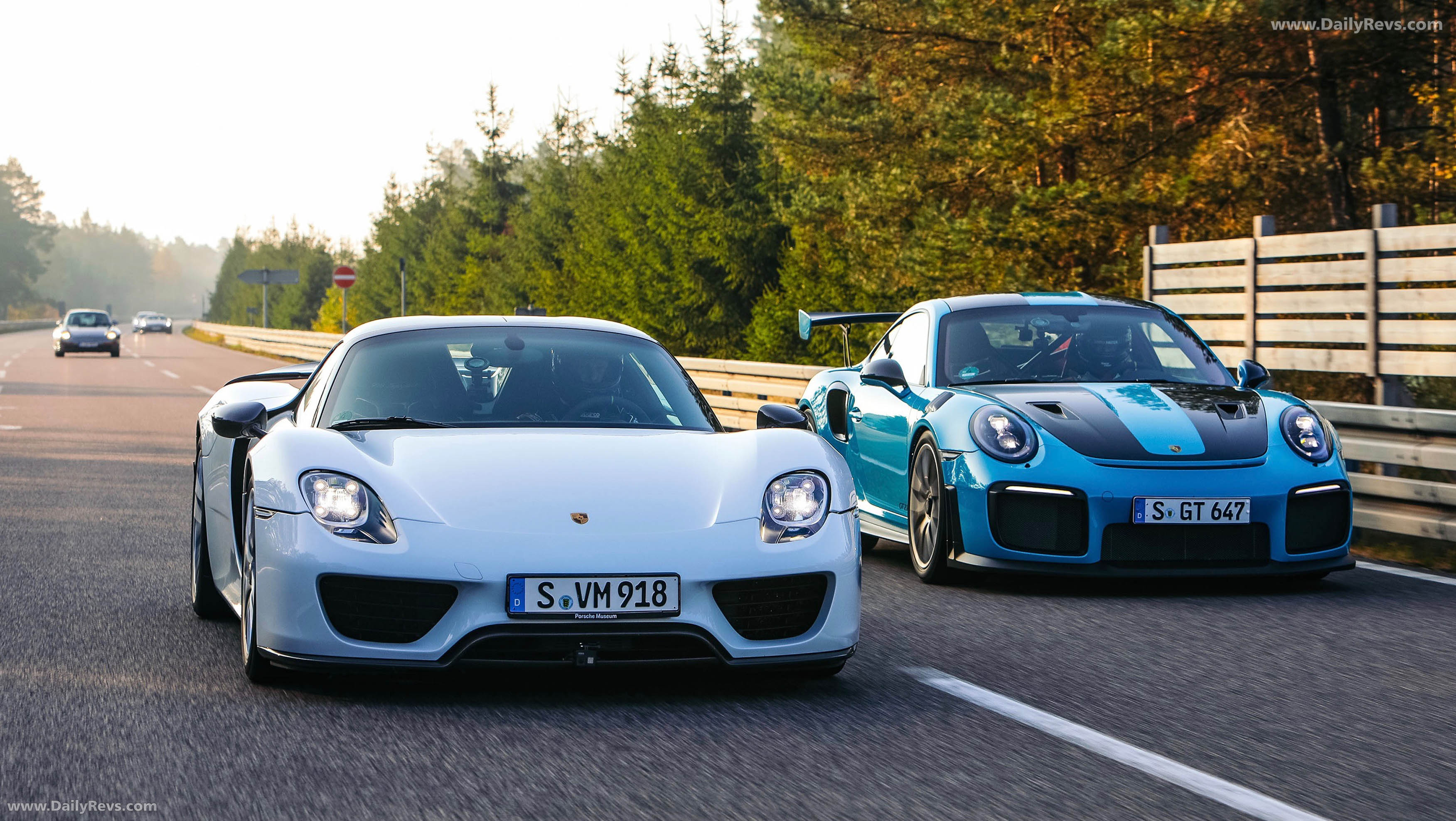 2015 Porsche 918 Spyder Front View