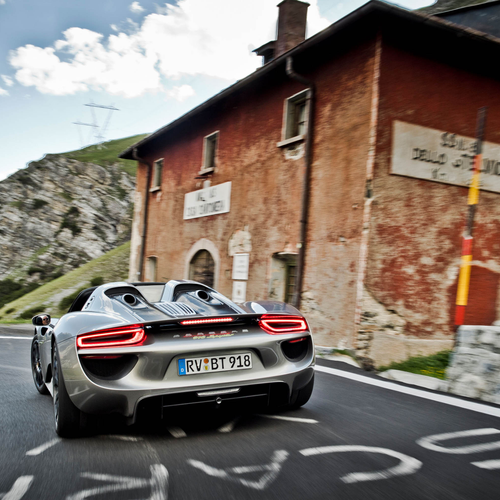 2015 Porsche 918 Spyder Rear View