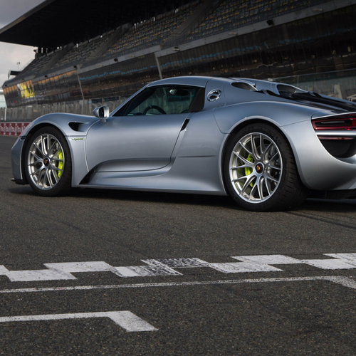 2015 Porsche 918 Spyder Rear View