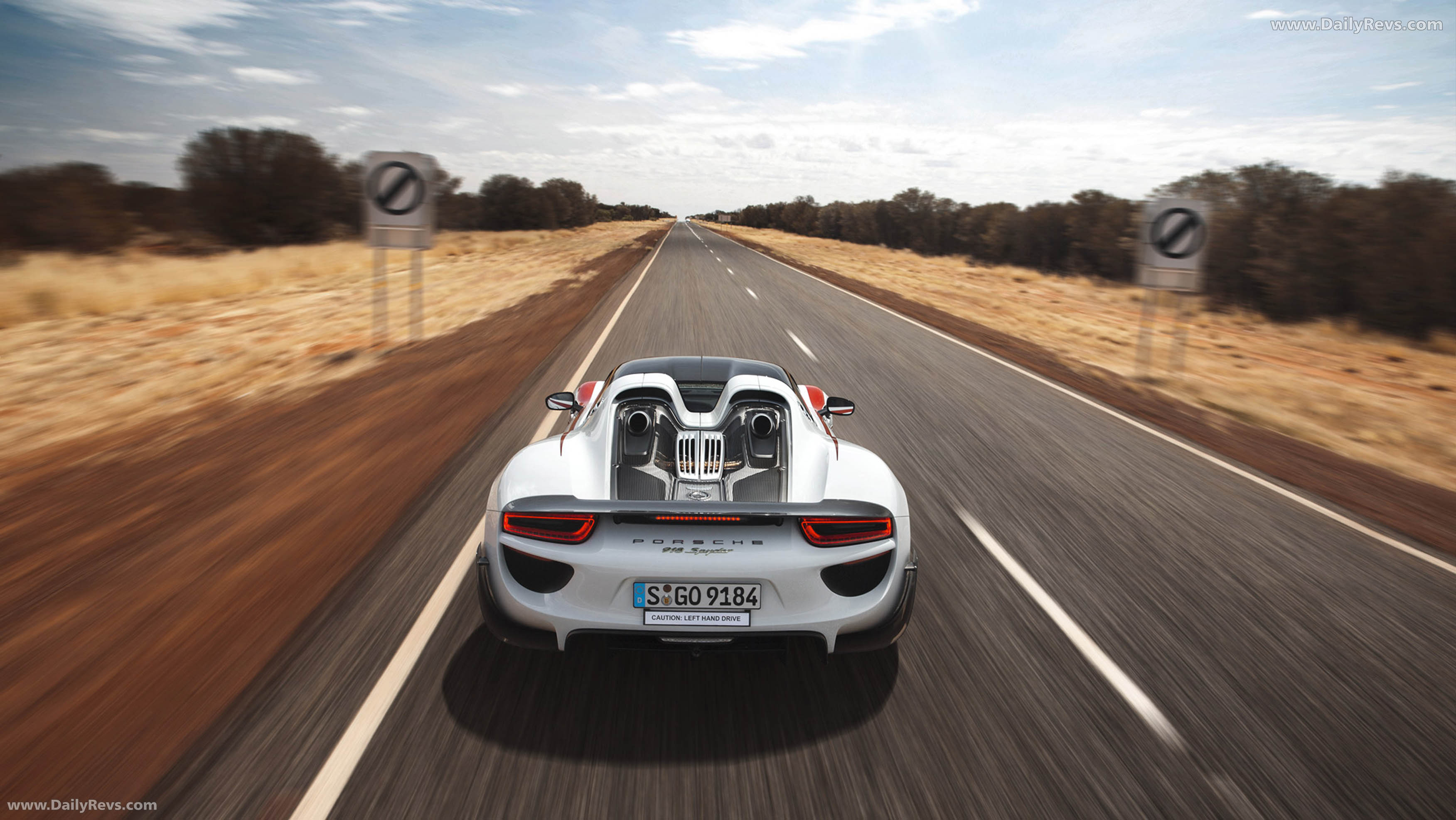2015 Porsche 918 Spyder Rear View