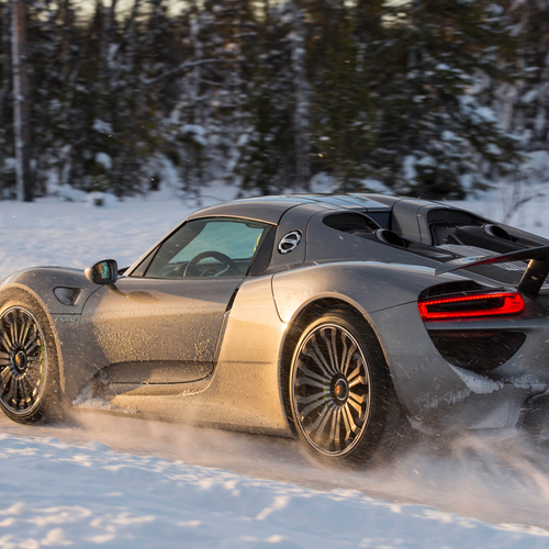 2015 Porsche 918 Spyder Rear View