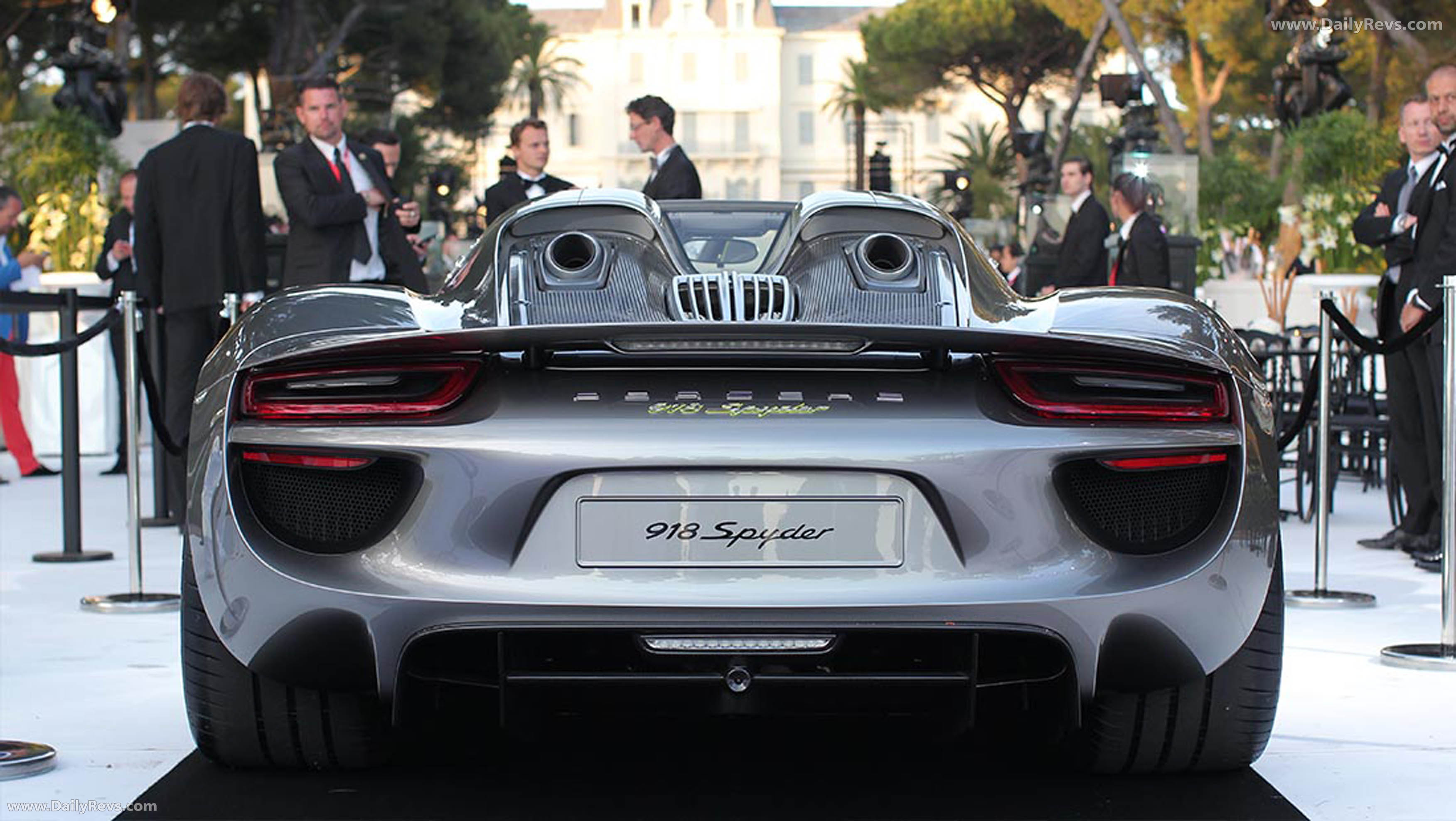 2015 Porsche 918 Spyder Rear View