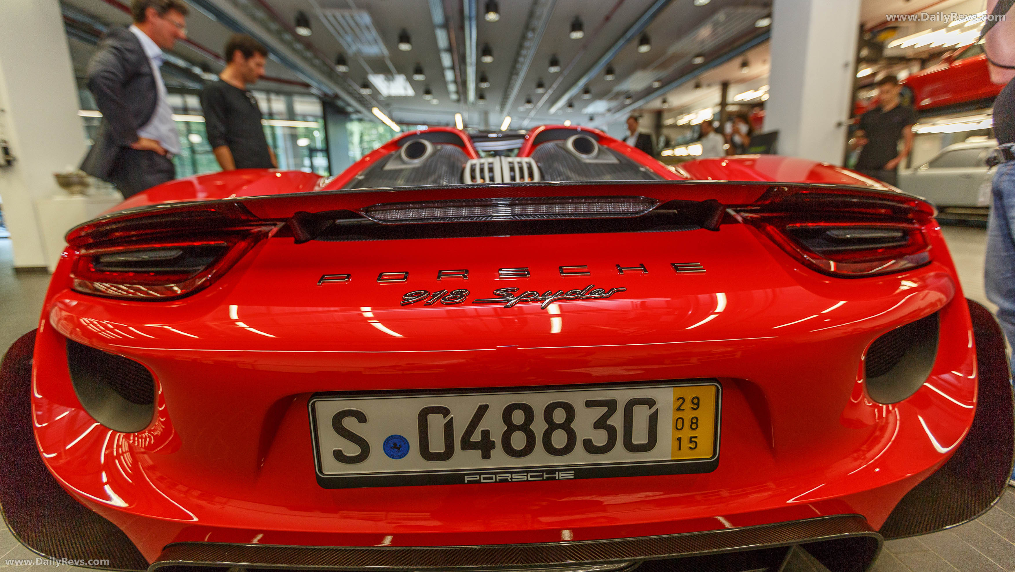 2015 Porsche 918 Spyder Rear View