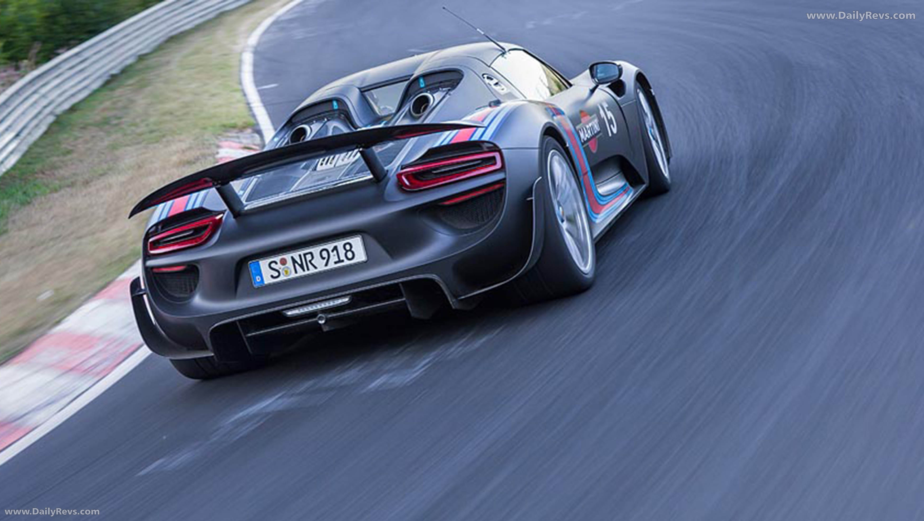 2015 Porsche 918 Spyder Rear View