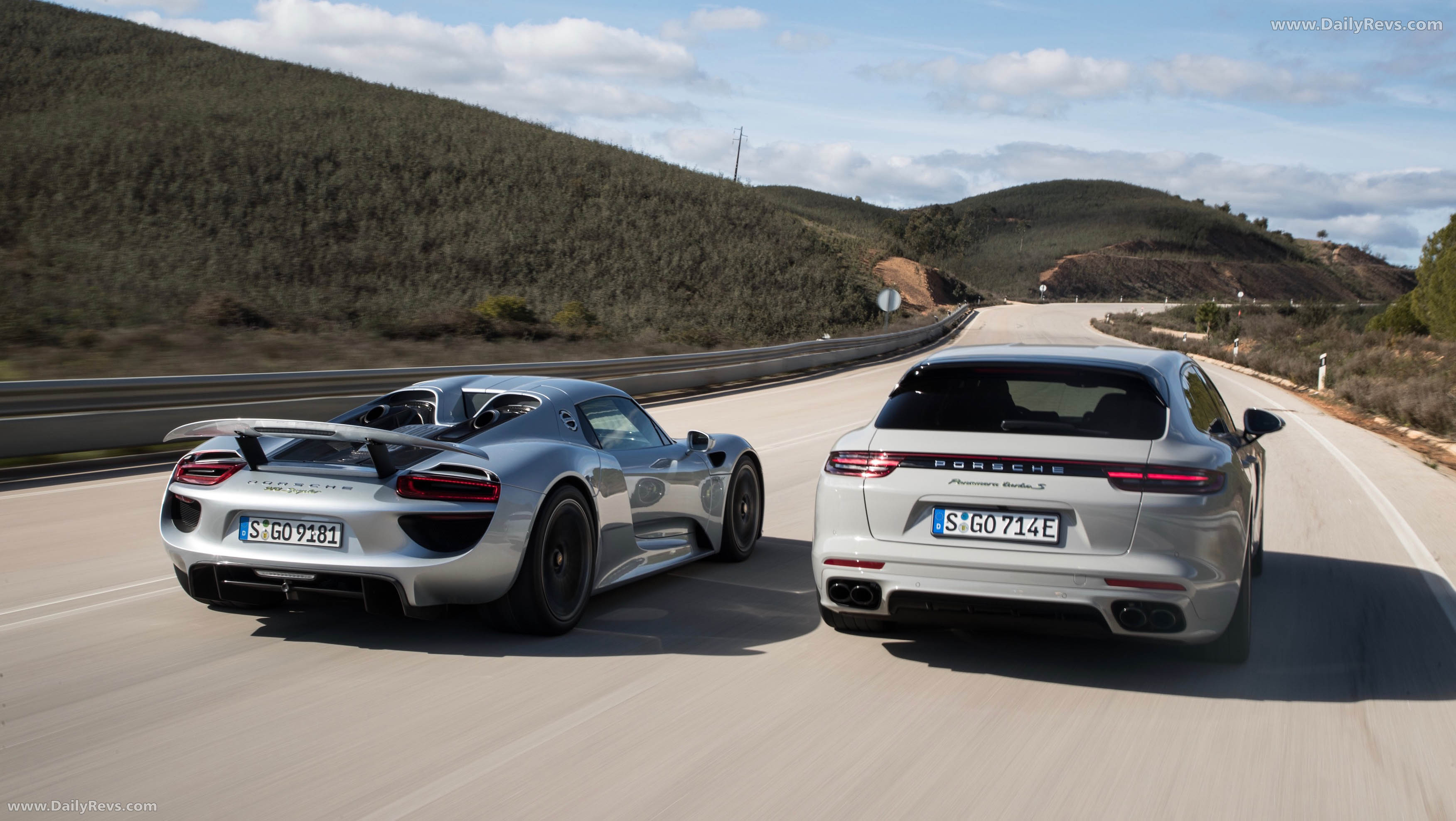 2015 Porsche 918 Spyder Rear View