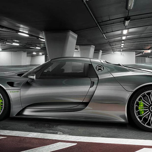 2015 Porsche 918 Spyder Side View