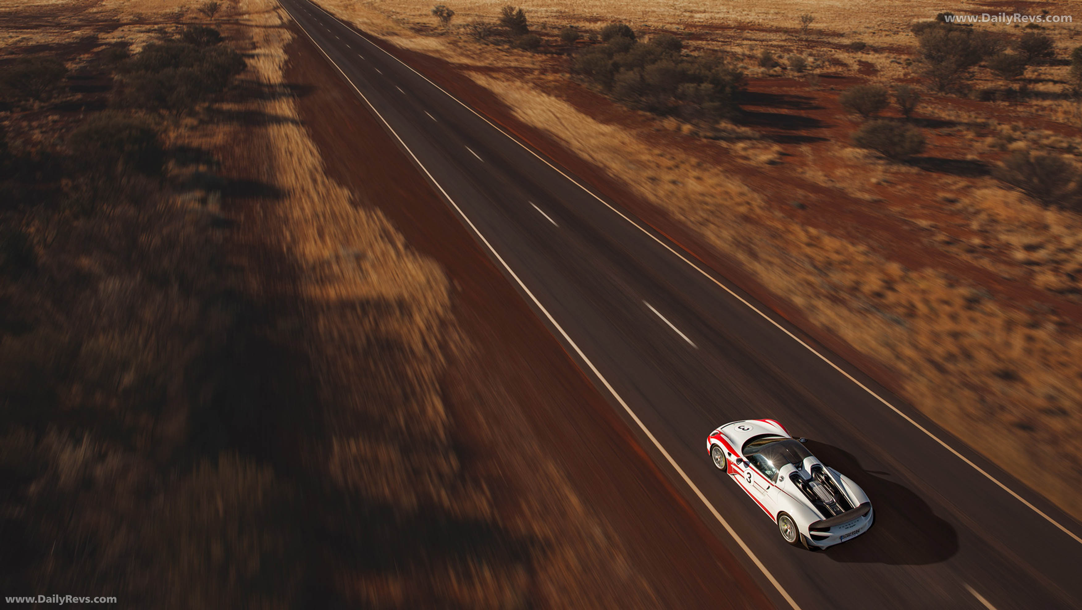 2015 Porsche 918 Spyder Top View