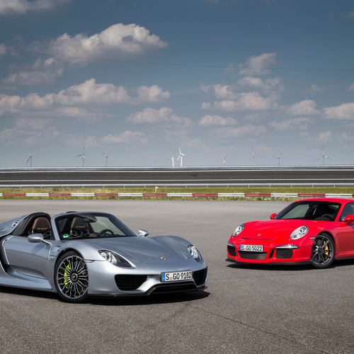 2015 Porsche 918 Spyder Front View