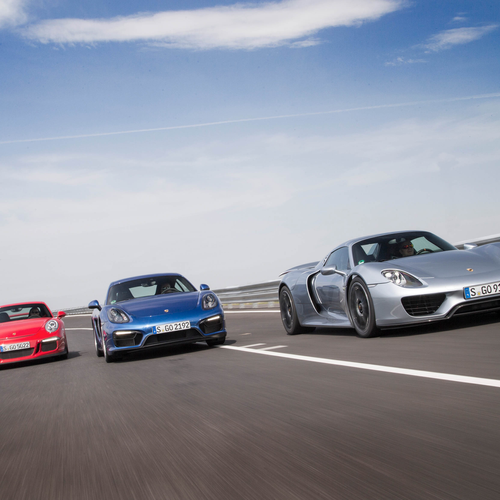 2015 Porsche 918 Spyder Front View
