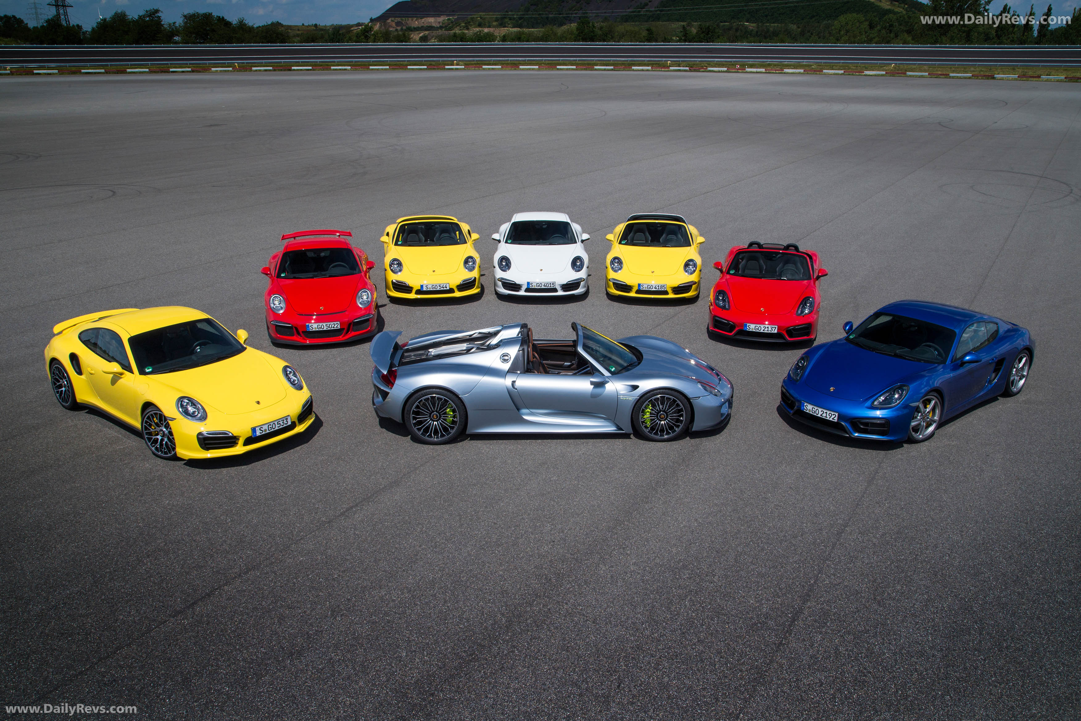2015 Porsche 918 Spyder Top View